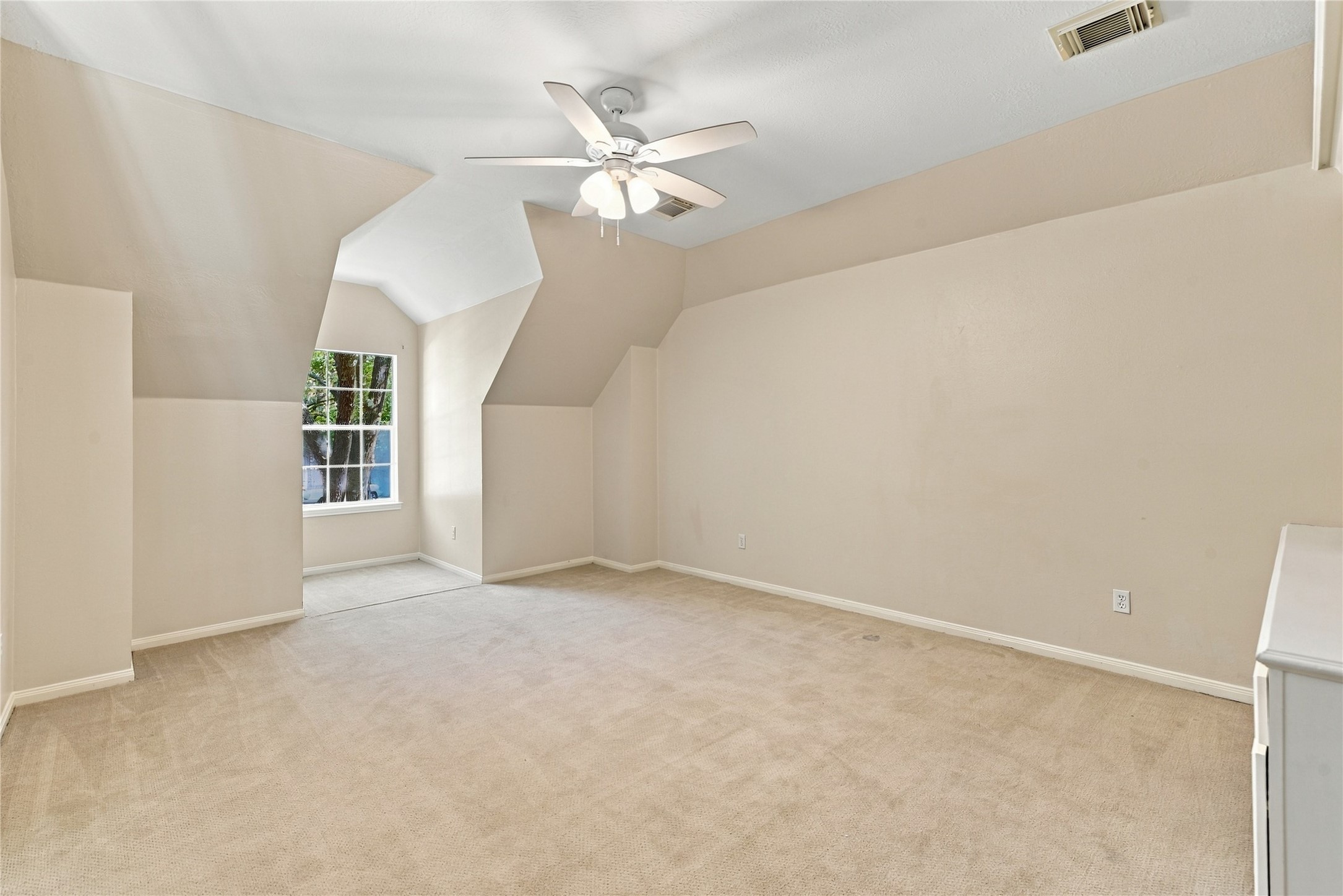2 Hobbit Glen Drive Property Photo 29