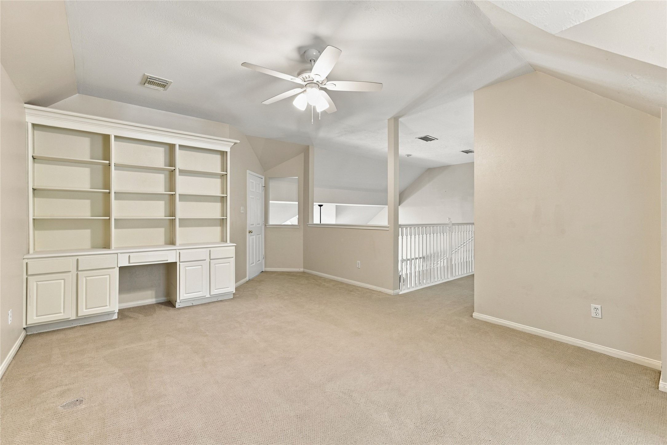 2 Hobbit Glen Drive Property Photo 30