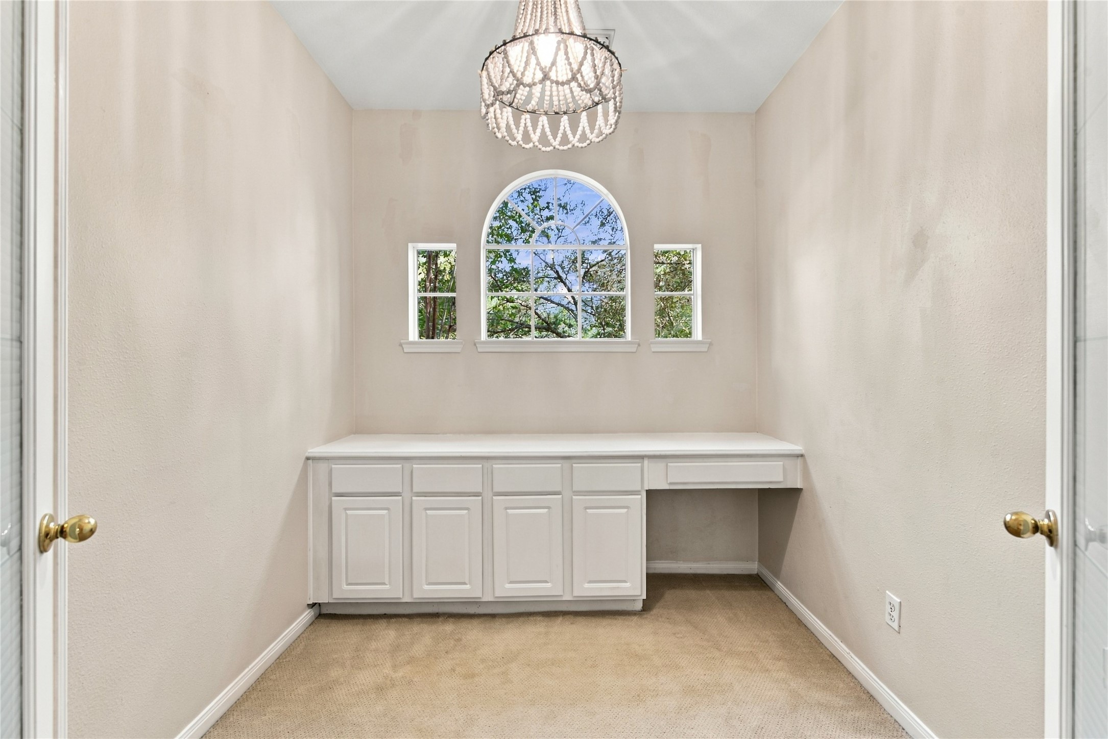 2 Hobbit Glen Drive Property Photo 31