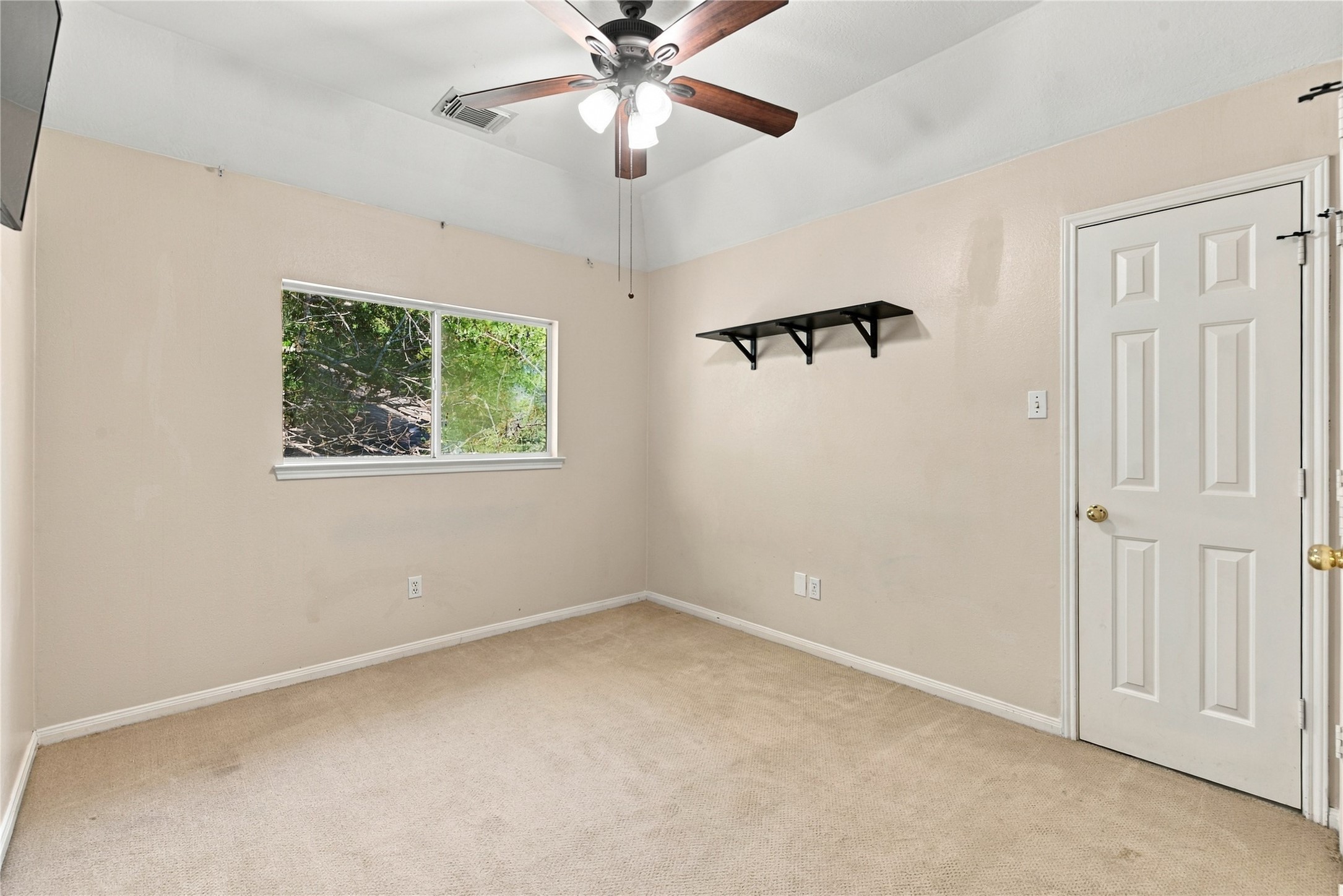 2 Hobbit Glen Drive Property Photo 36