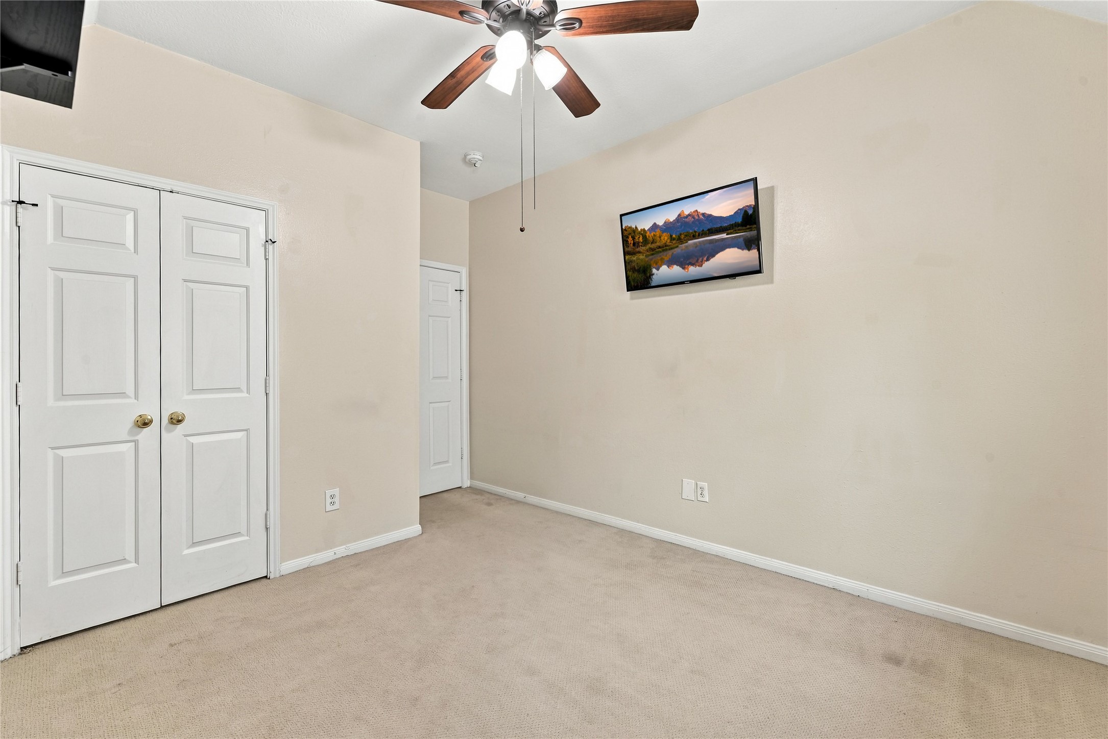 2 Hobbit Glen Drive Property Photo 37