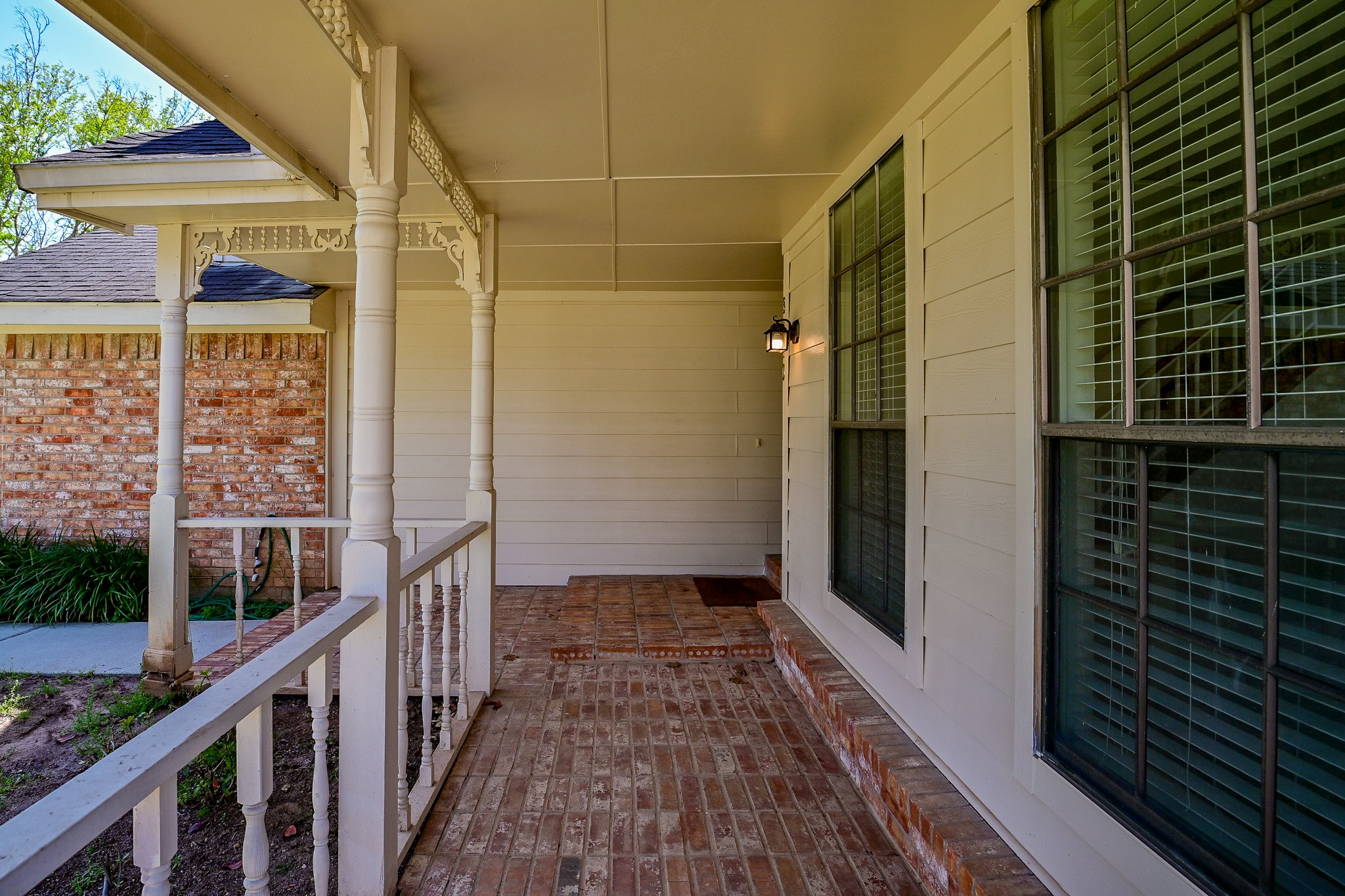 3410 Streamside Lane Property Photo 6