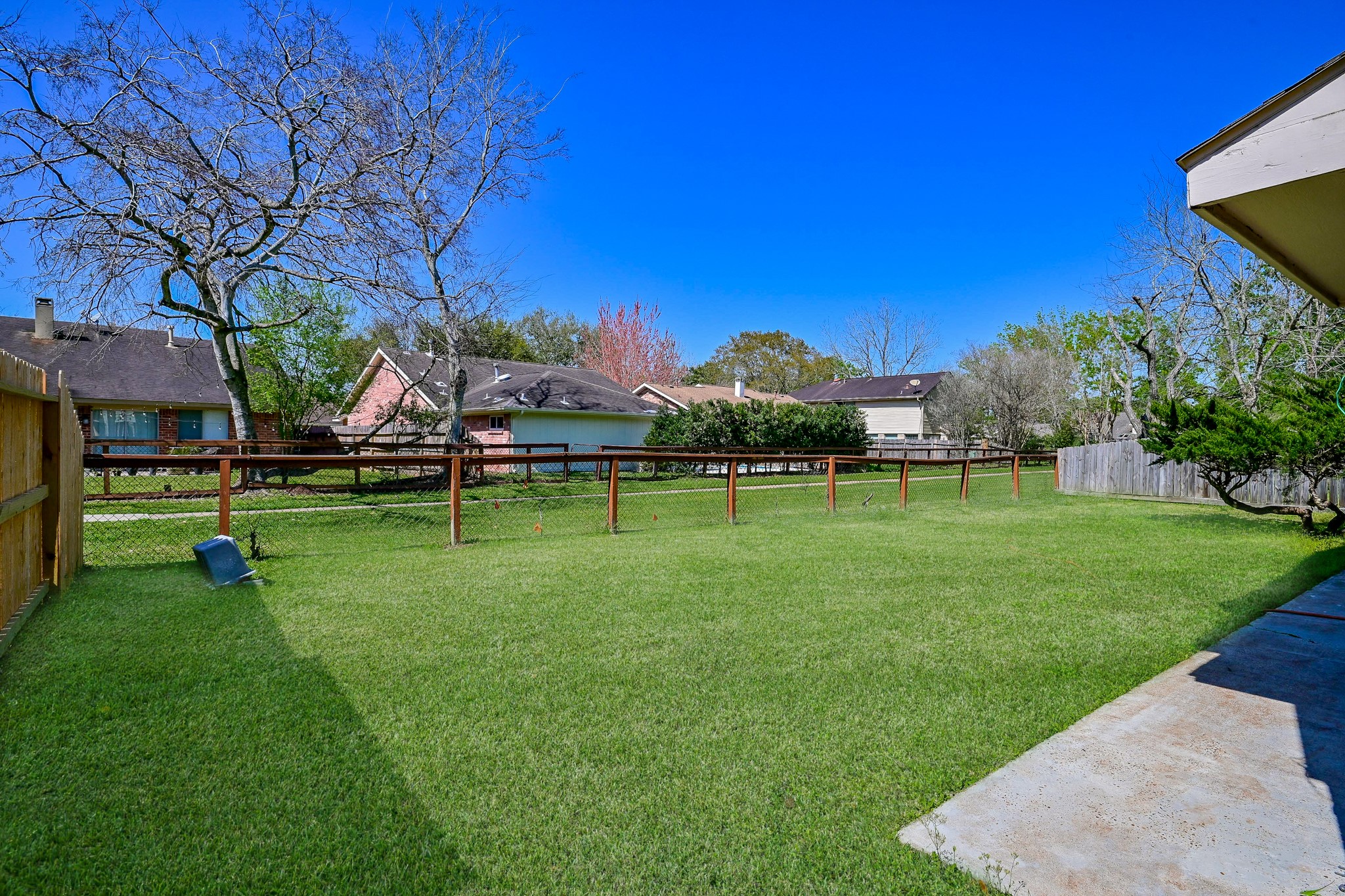 3410 Streamside Lane Property Photo 8