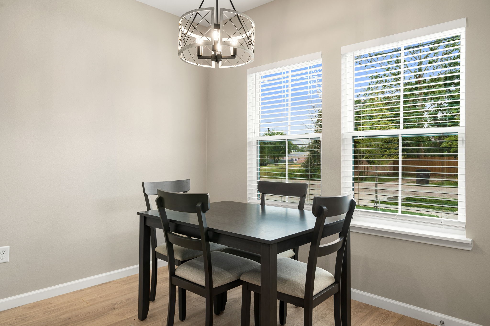 4661 Clover Street B Property Photo 4