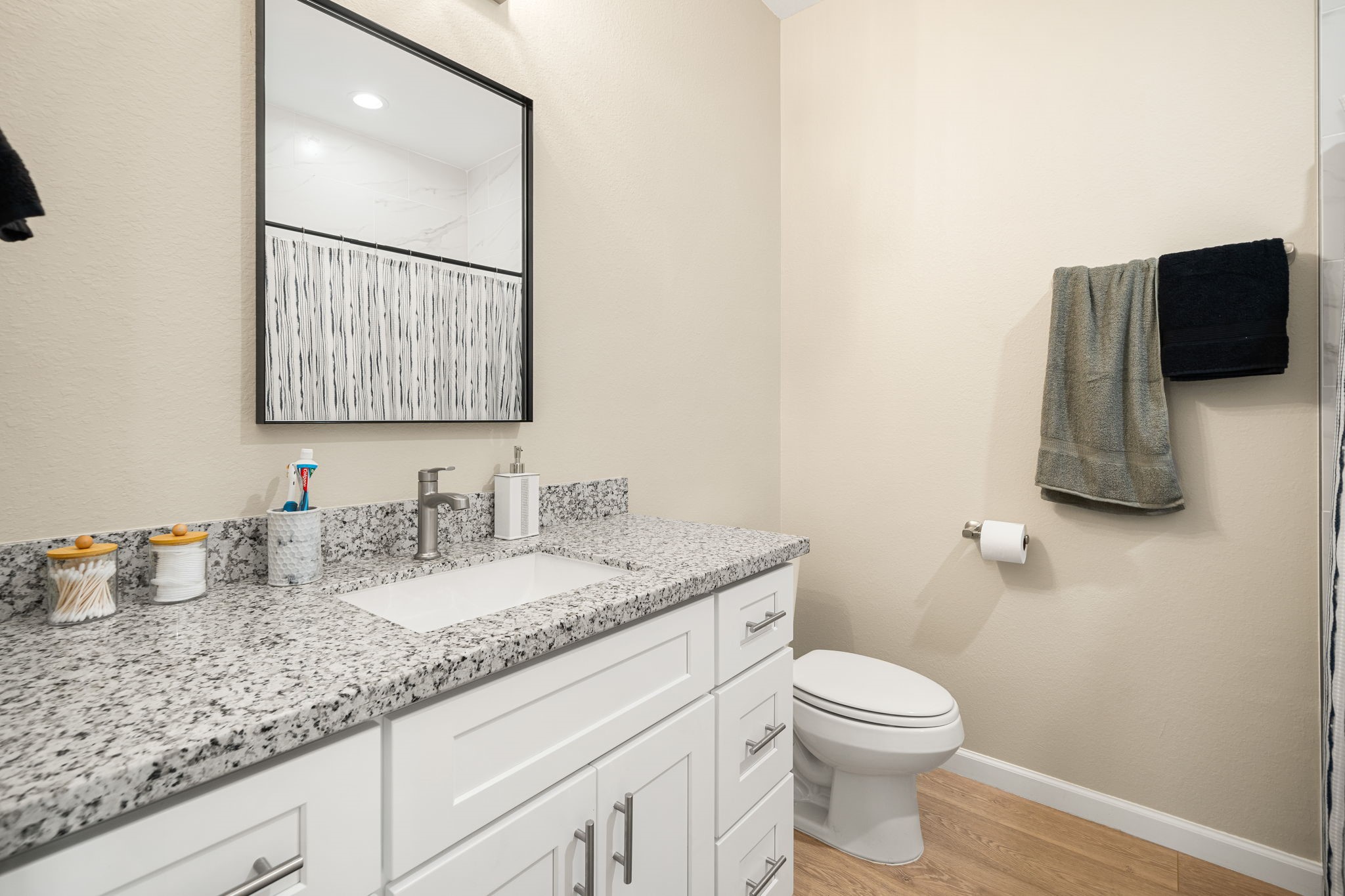 4661 Clover Street B Property Photo 16