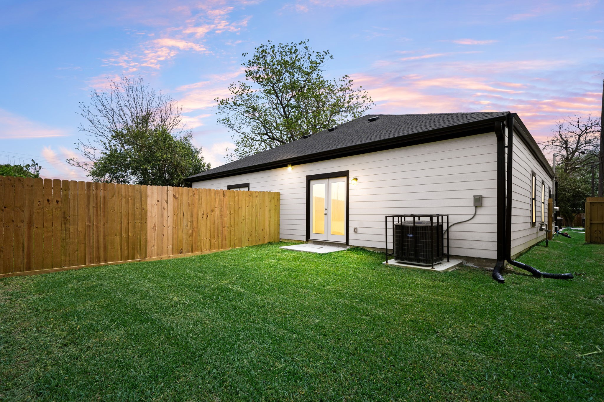4661 Clover Street B Property Photo 19