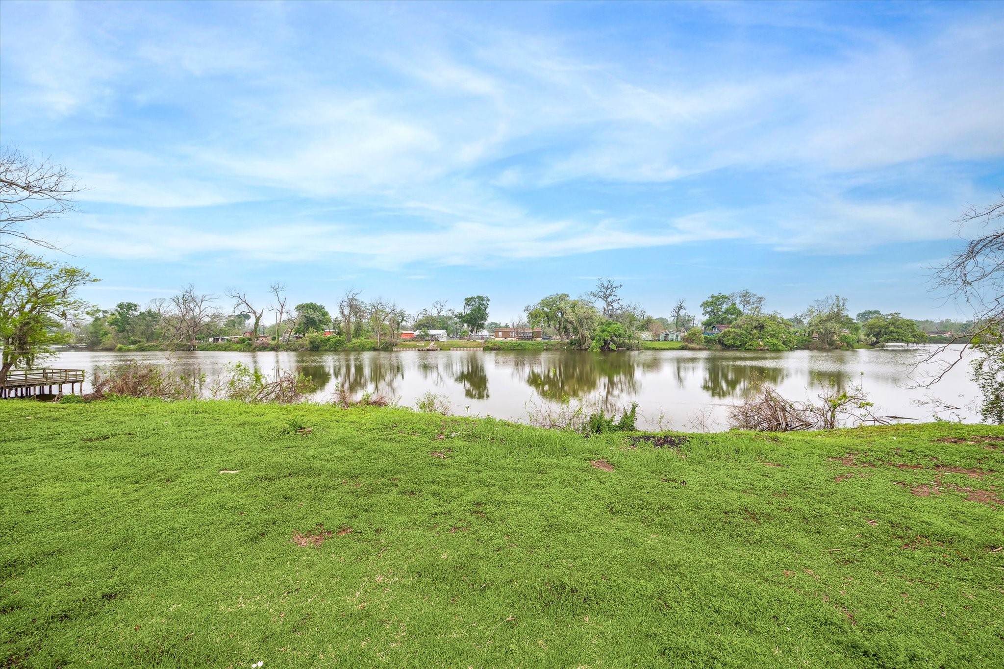 531 N Lake Drive Property Photo 3