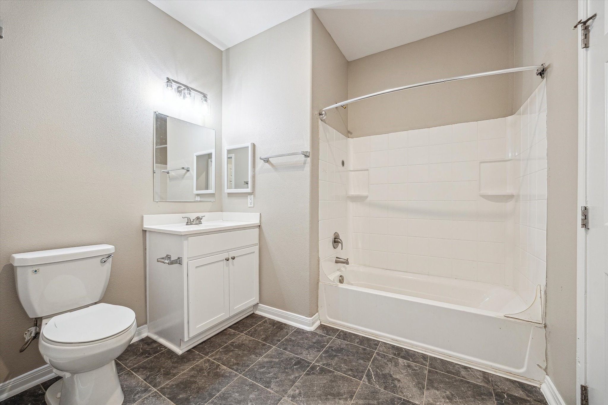 531 N Lake Drive Property Photo 9