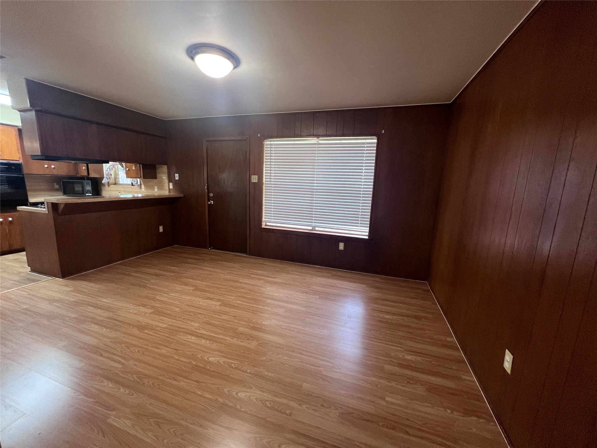 1111 Kelving Way Property Photo 11