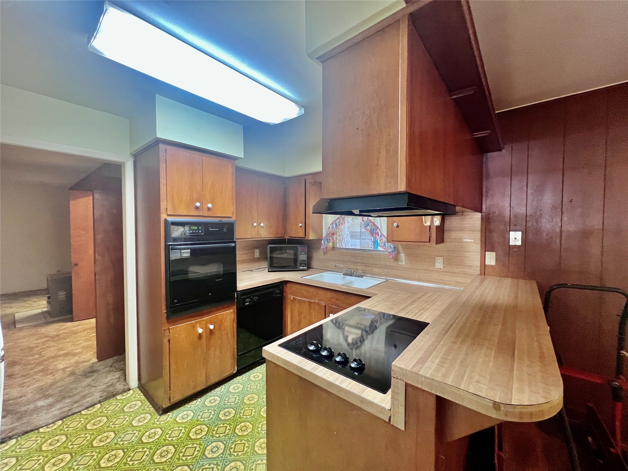 1111 Kelving Way Property Photo 20