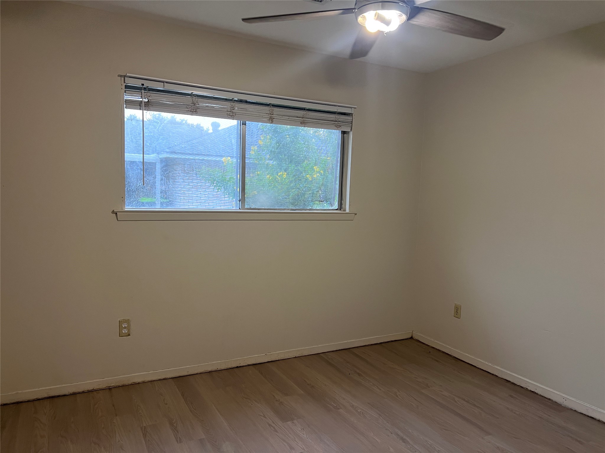 1111 Kelving Way Property Photo 32