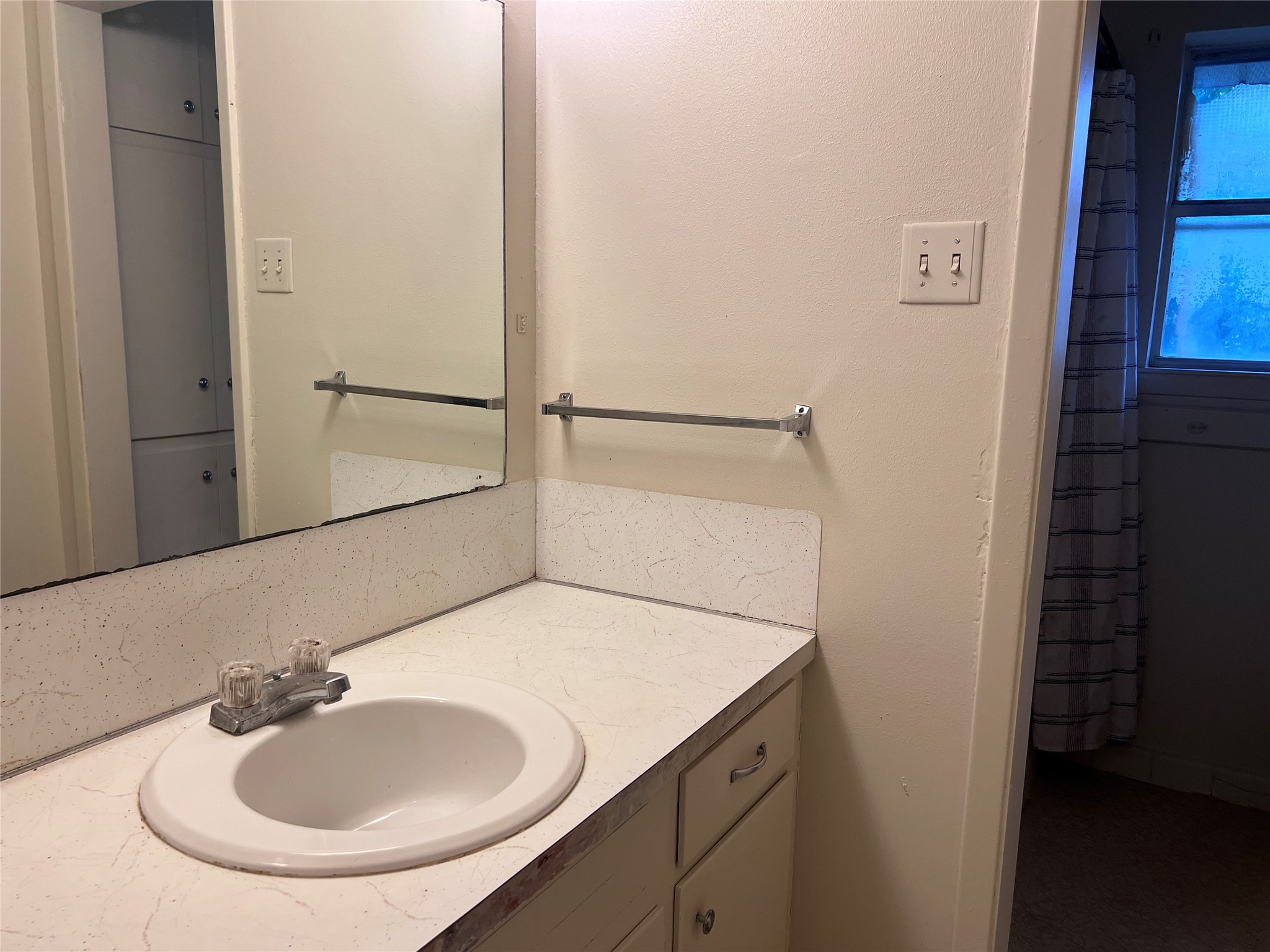 1111 Kelving Way Property Photo 35