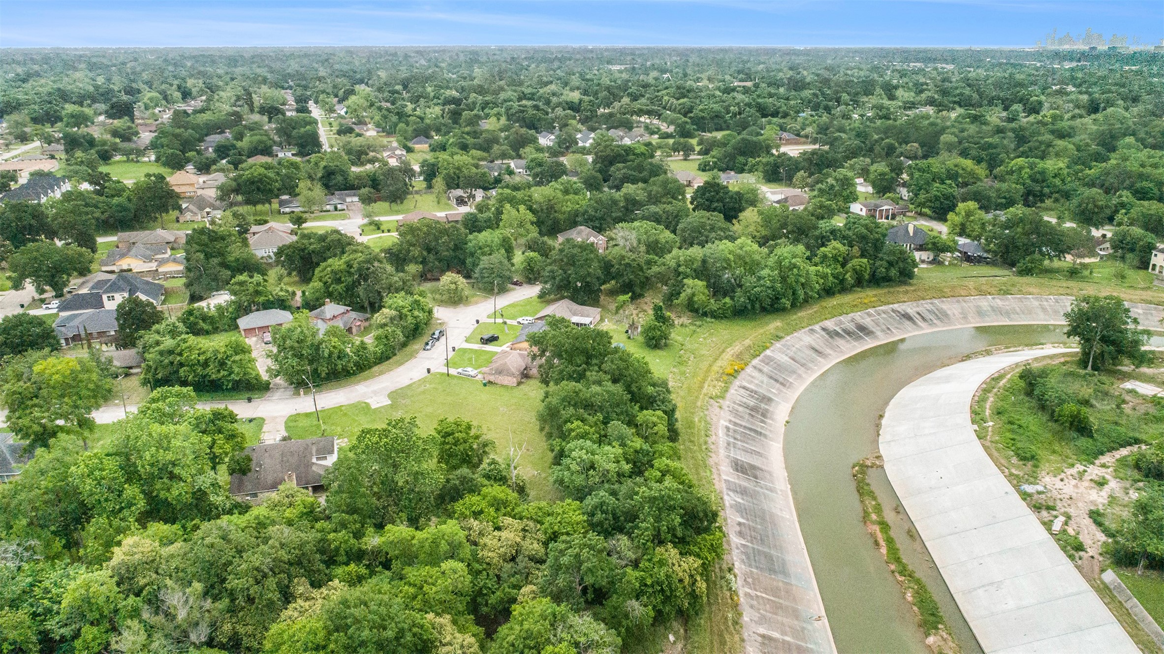 6609 Bayou View Drive Property Photo 5
