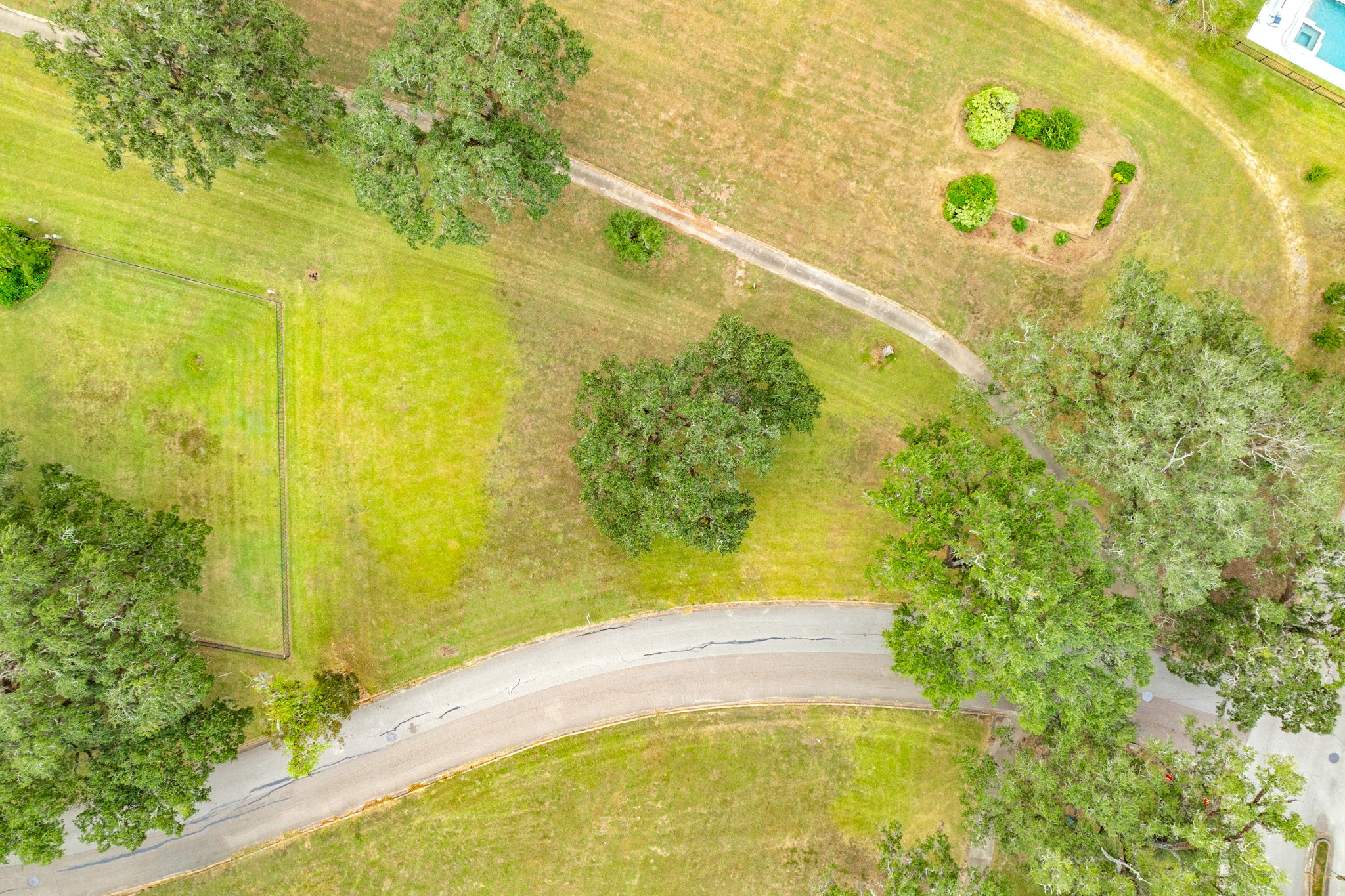 2268 Sunset Oaks Drive Property Photo 1