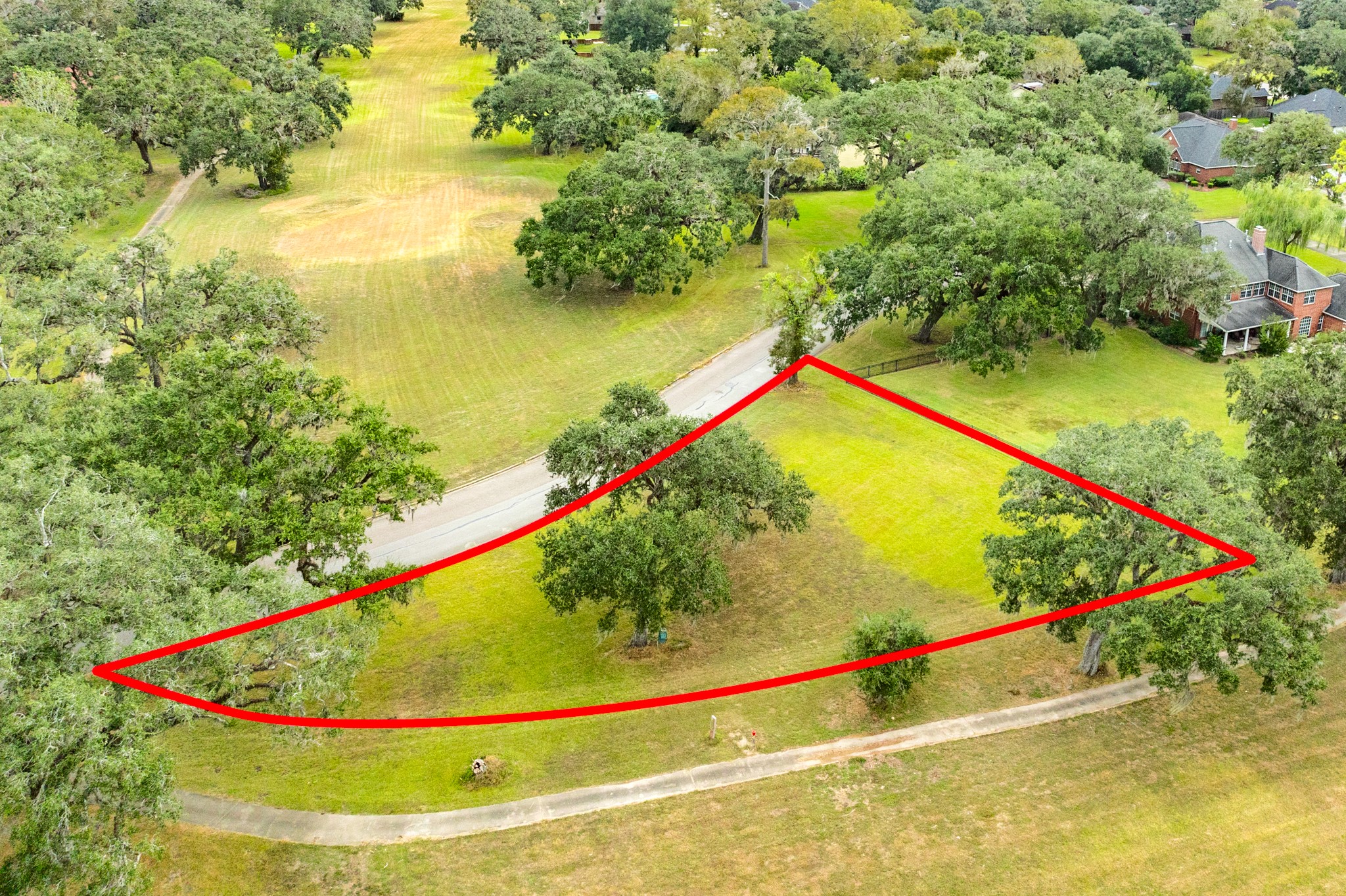 2268 Sunset Oaks Drive Property Photo 4
