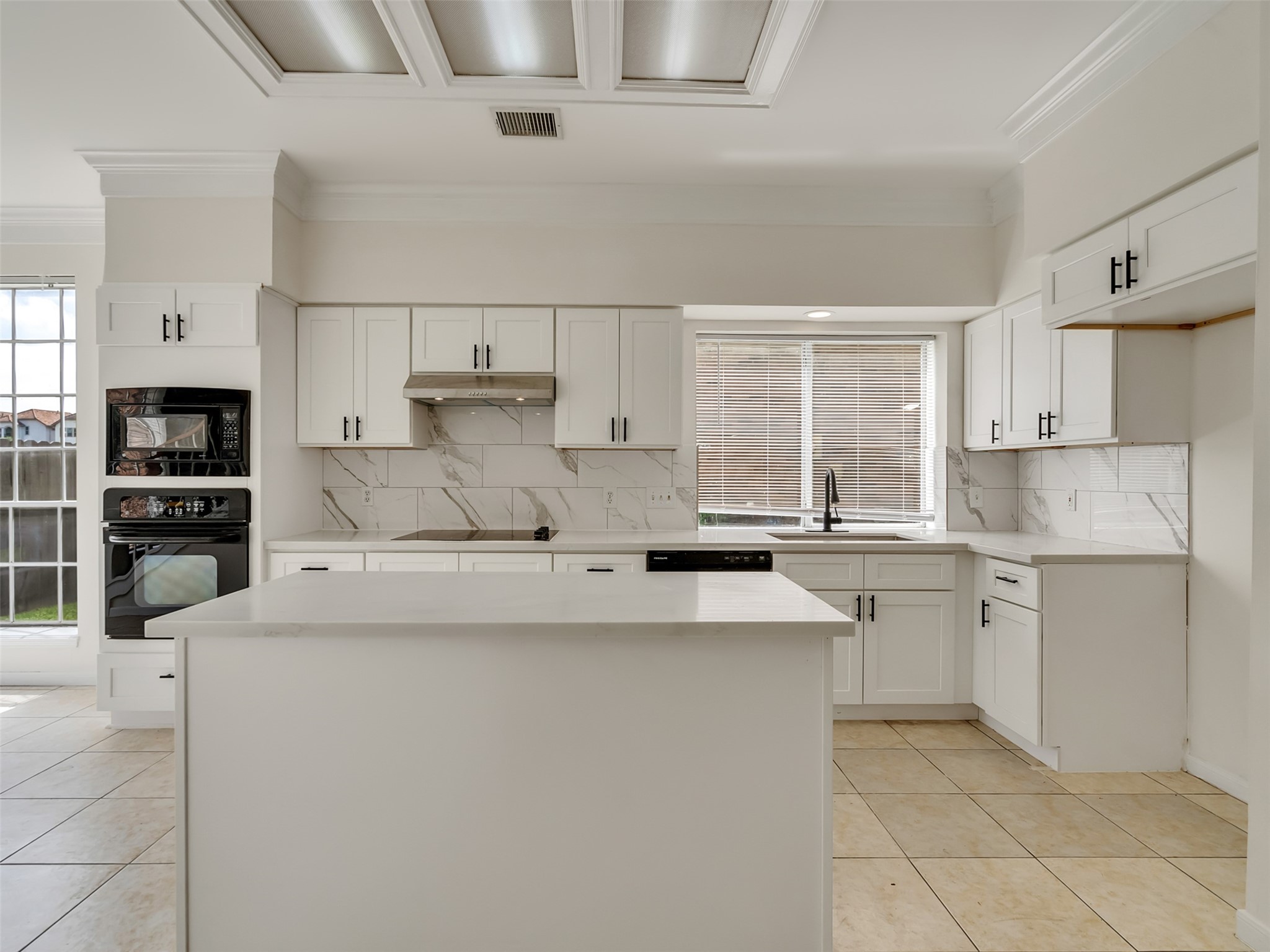 1127 Gloria Court Property Photo 24