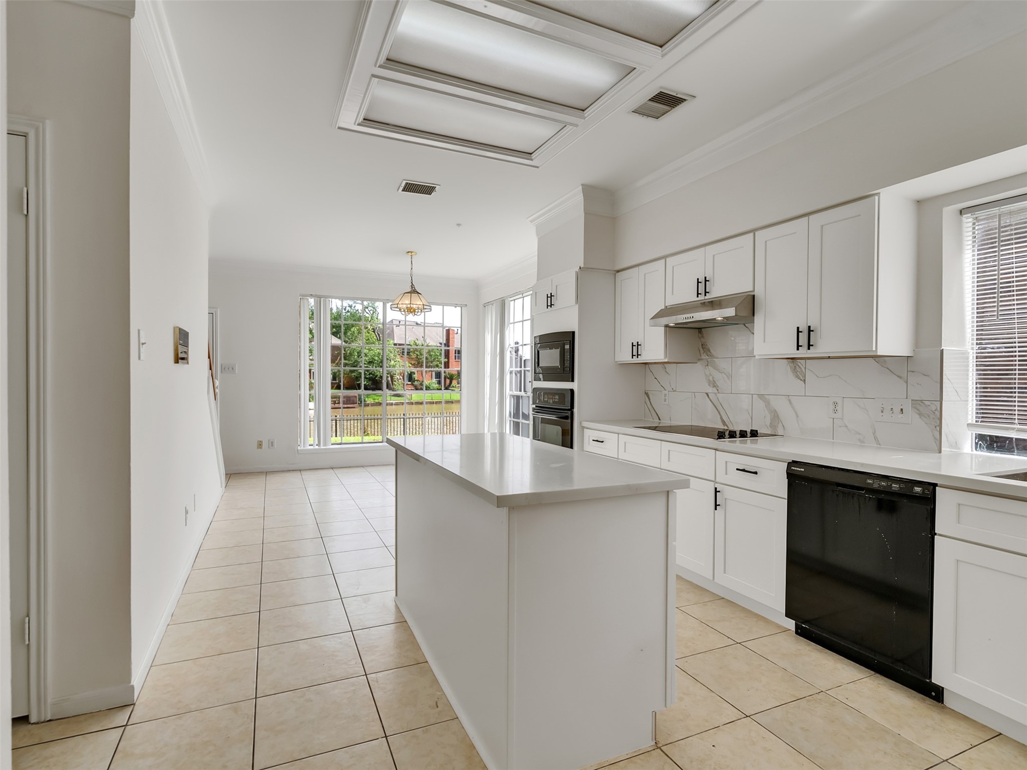 1127 Gloria Court Property Photo 25