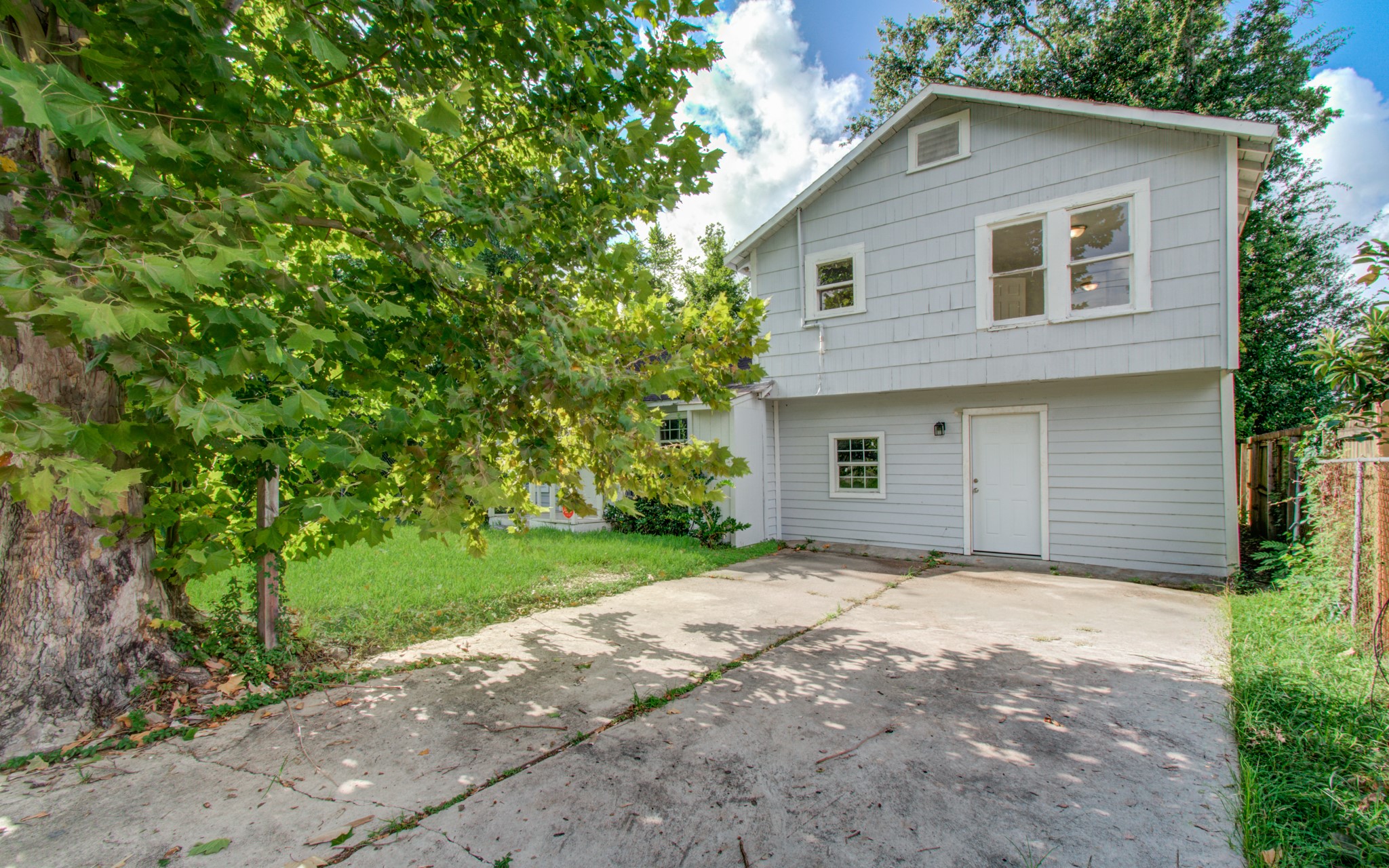 1016 Apache Street Property Photo 1