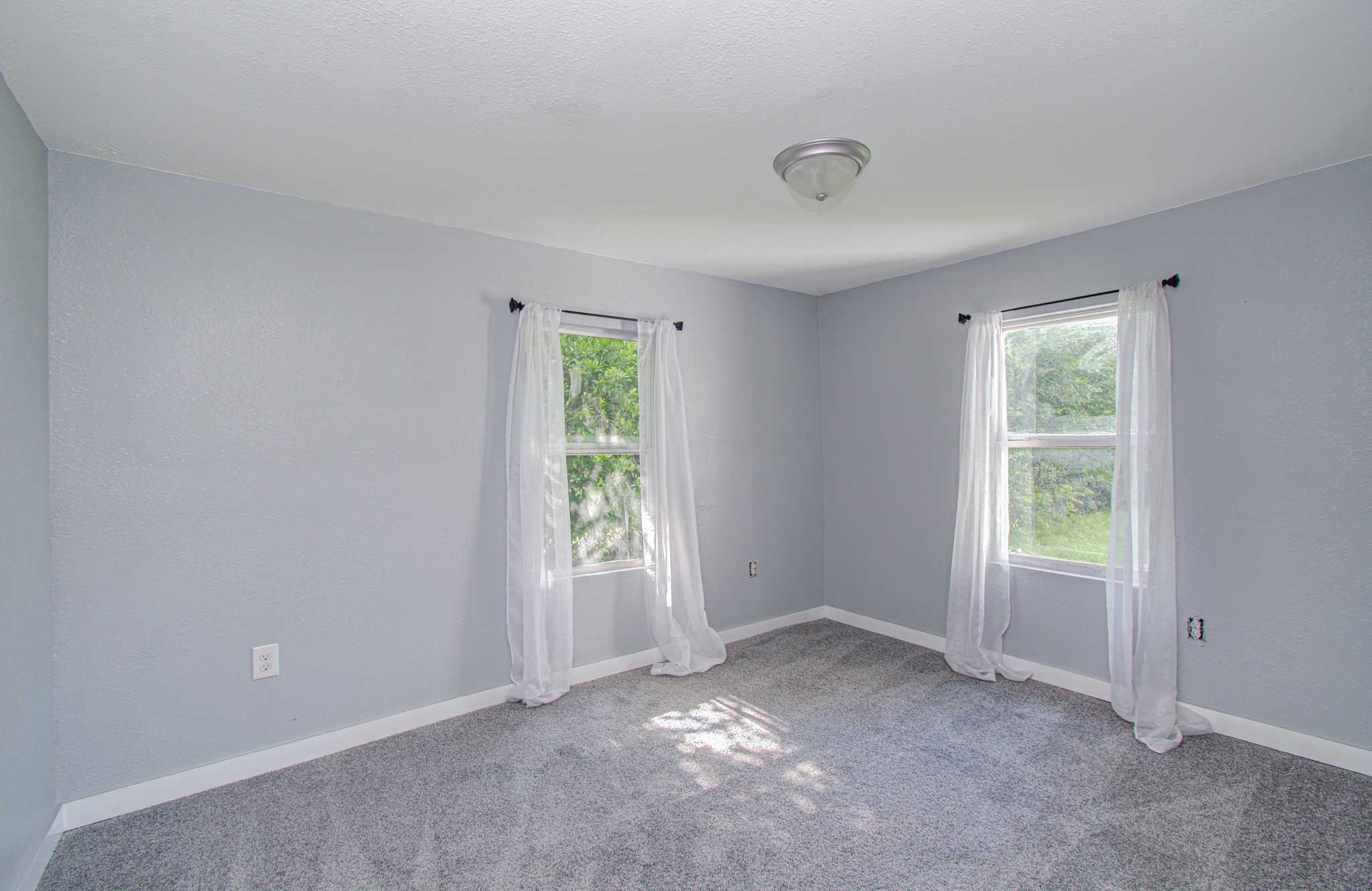 1016 Apache Street Property Photo 8