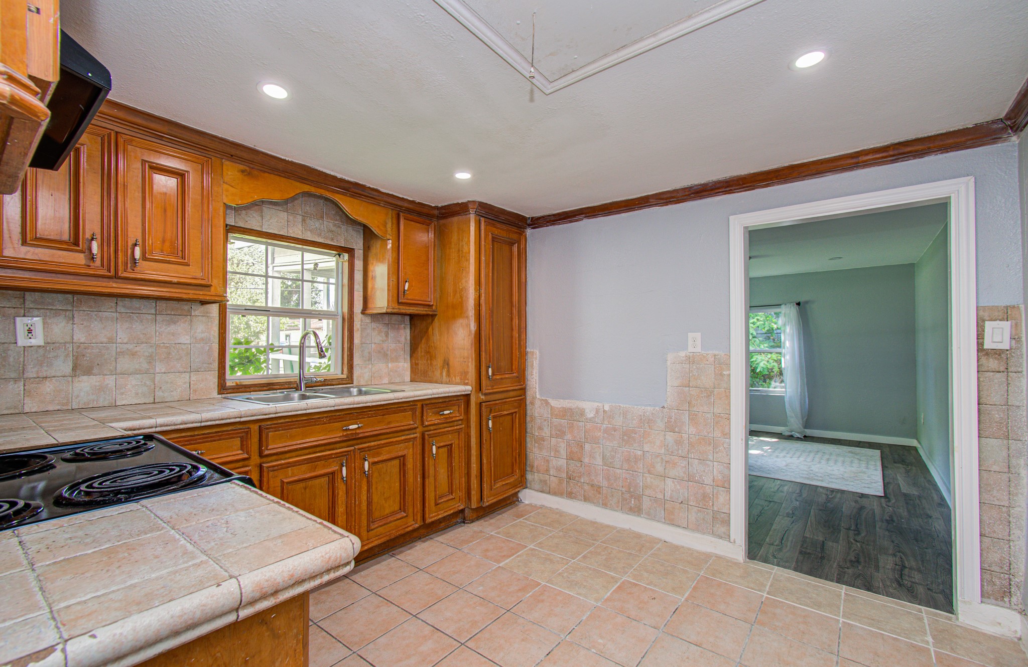 1016 Apache Street Property Photo 17