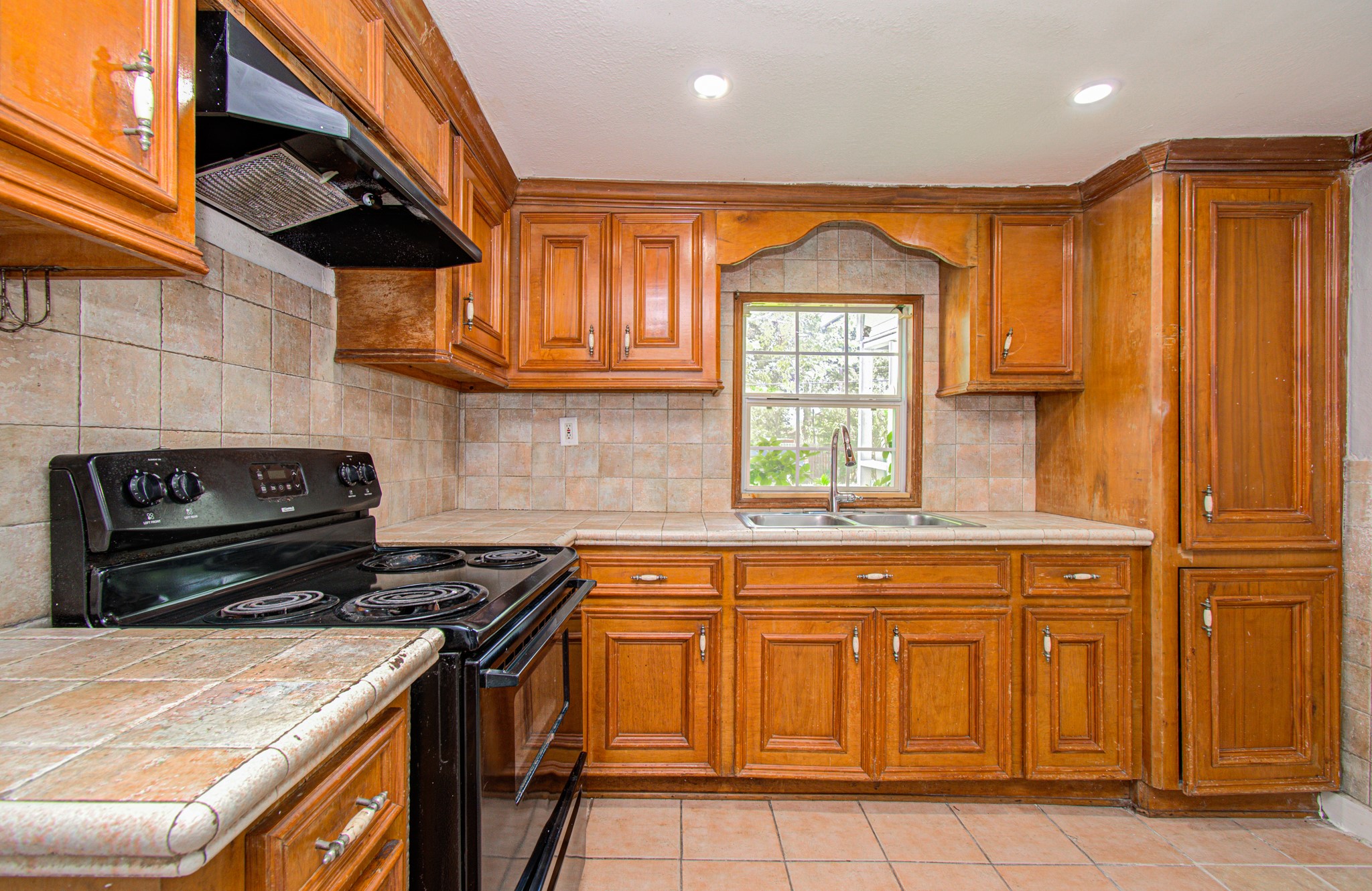 1016 Apache Street Property Photo 18