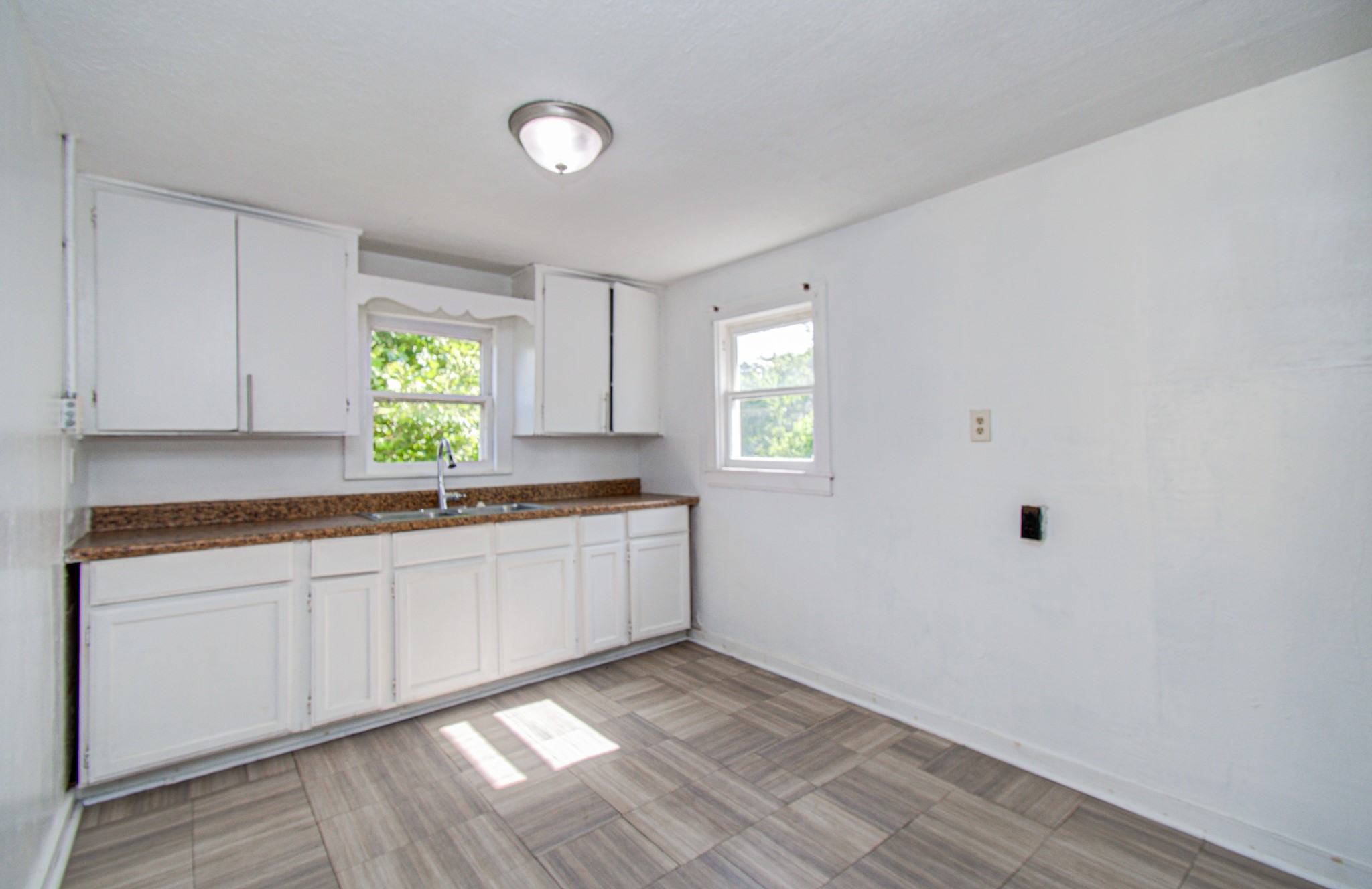 1016 Apache Street Property Photo 26