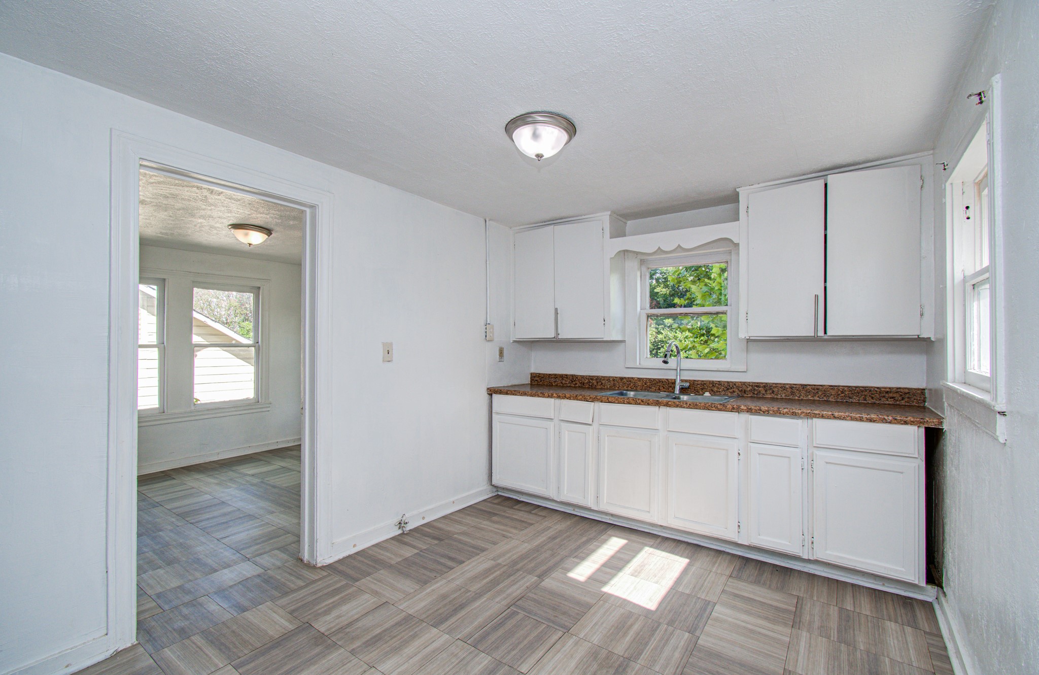 1016 Apache Street Property Photo 27