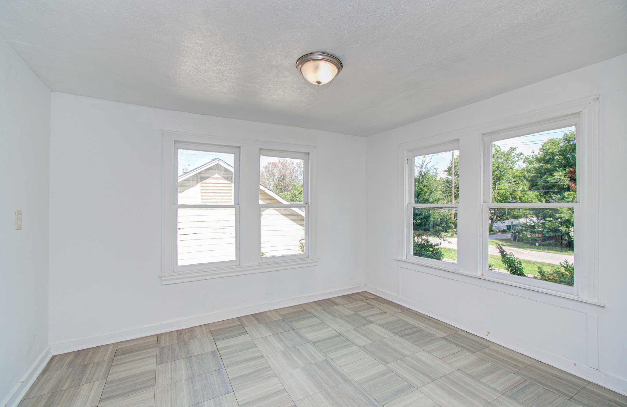 1016 Apache Street Property Photo 29