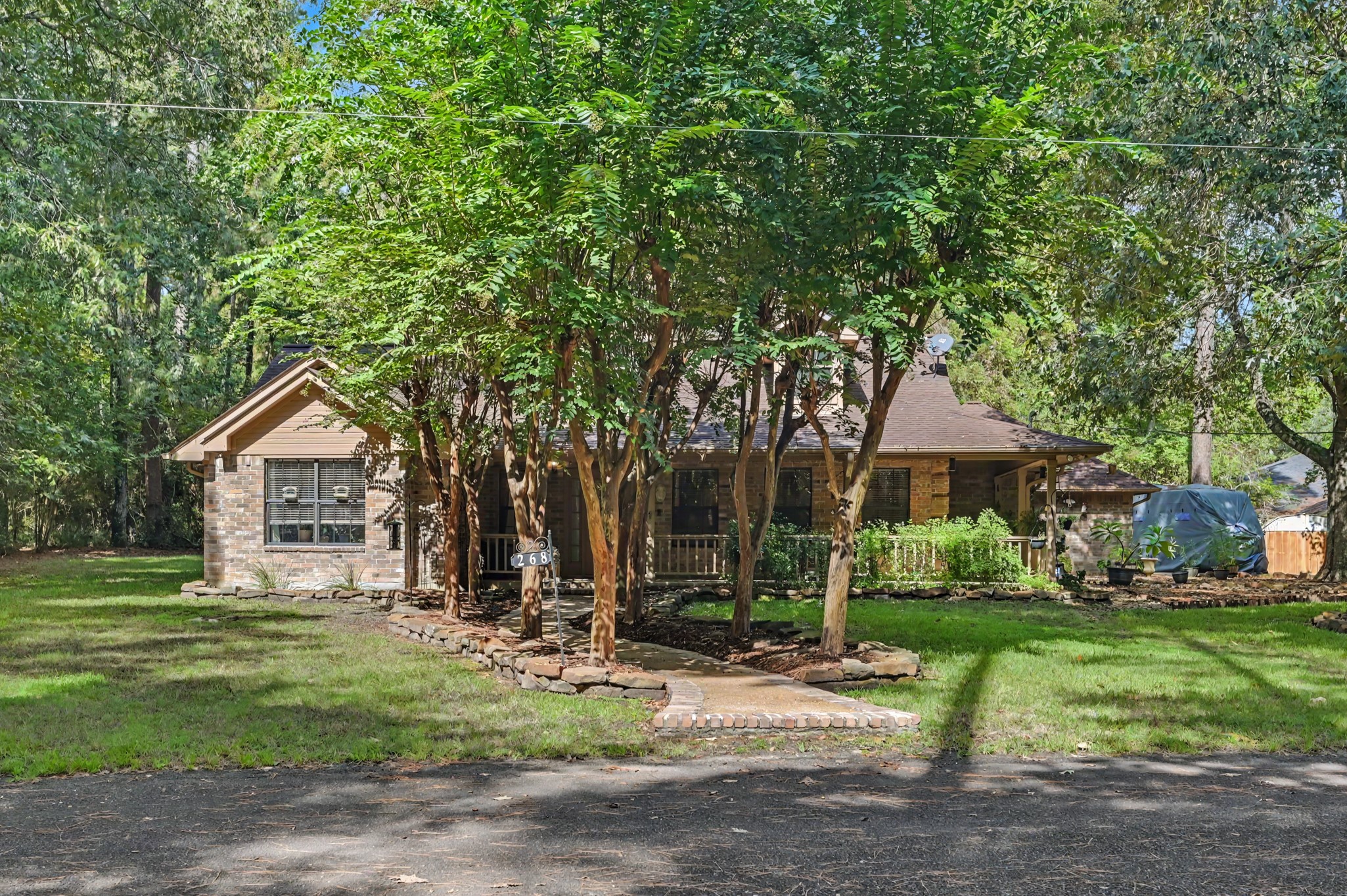 268 Deep Springs Property Photo 3
