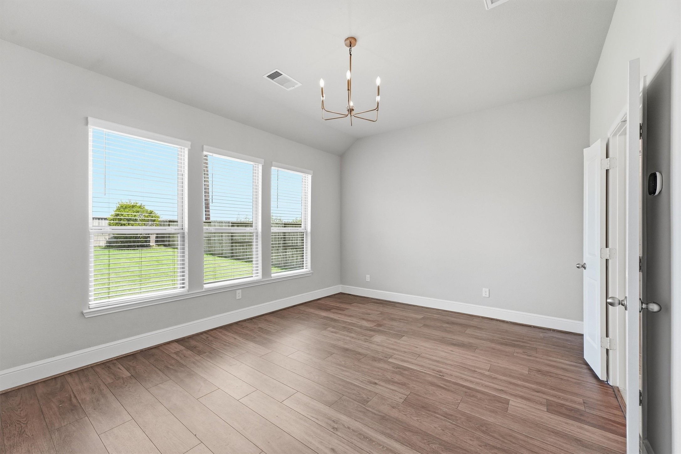 2539 Lilac Point Lane Property Photo 13