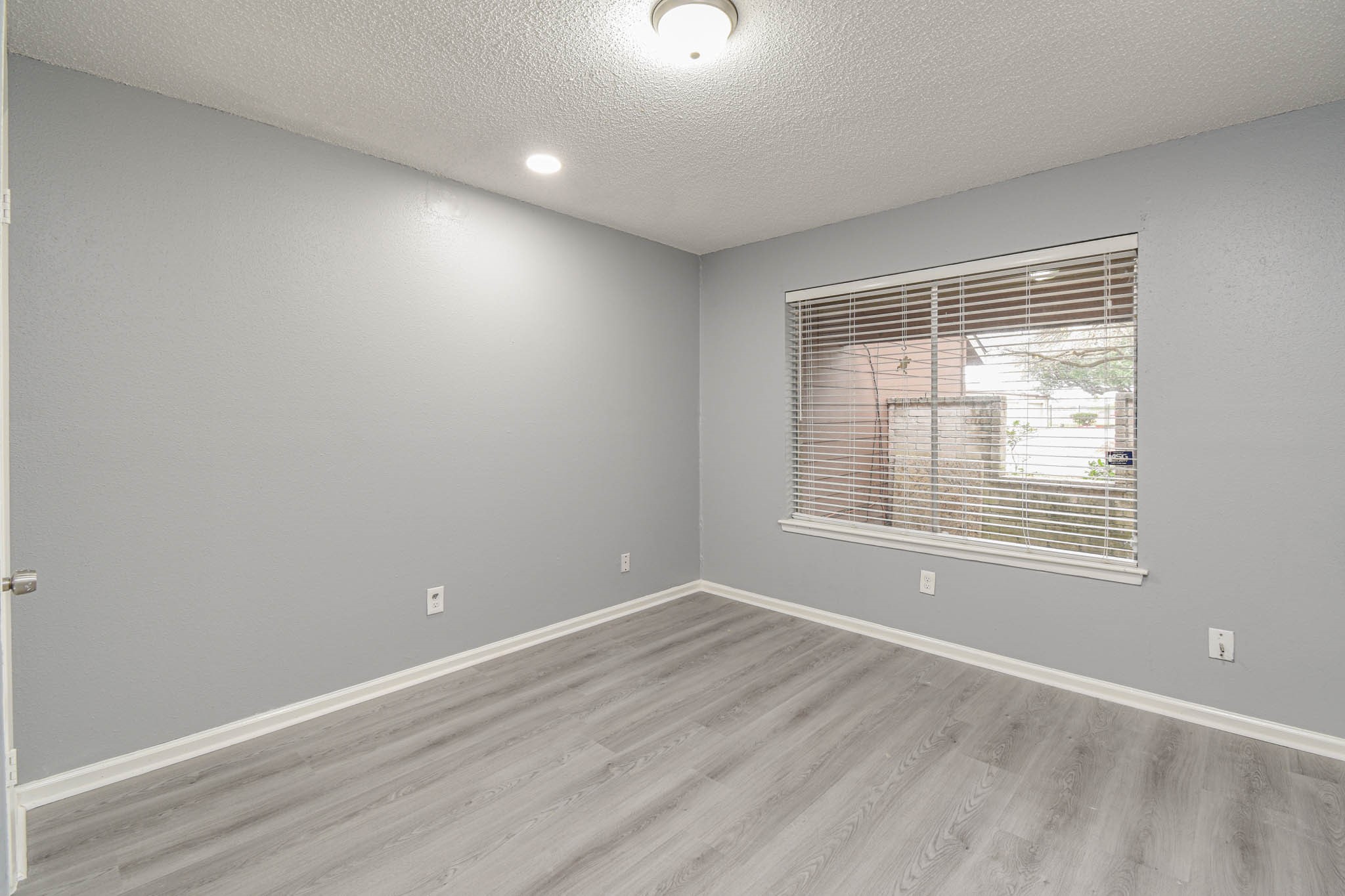 12543 Wellington Park Drive Property Photo 13
