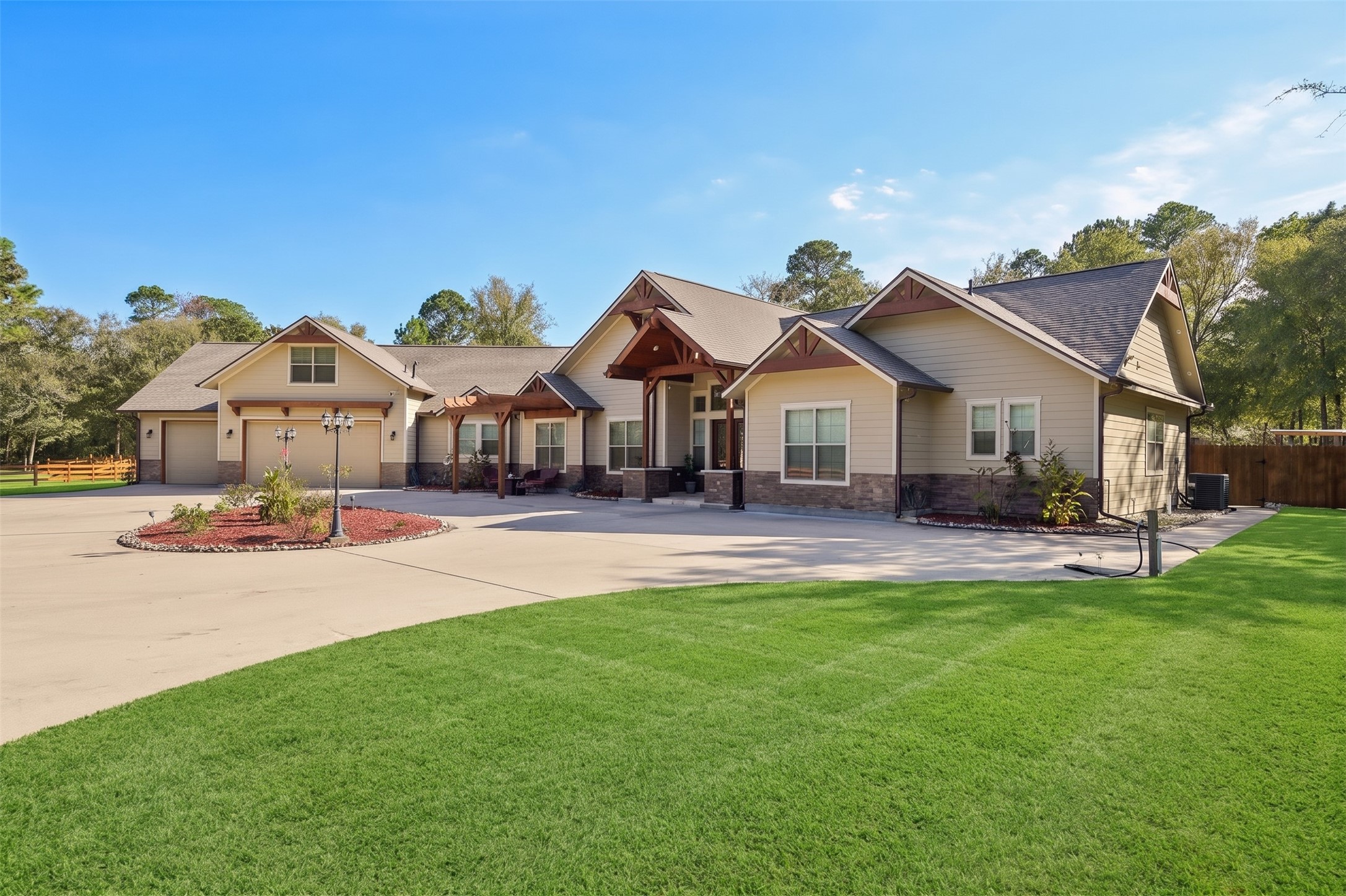 33135 Willow Bend Road Property Photo 1