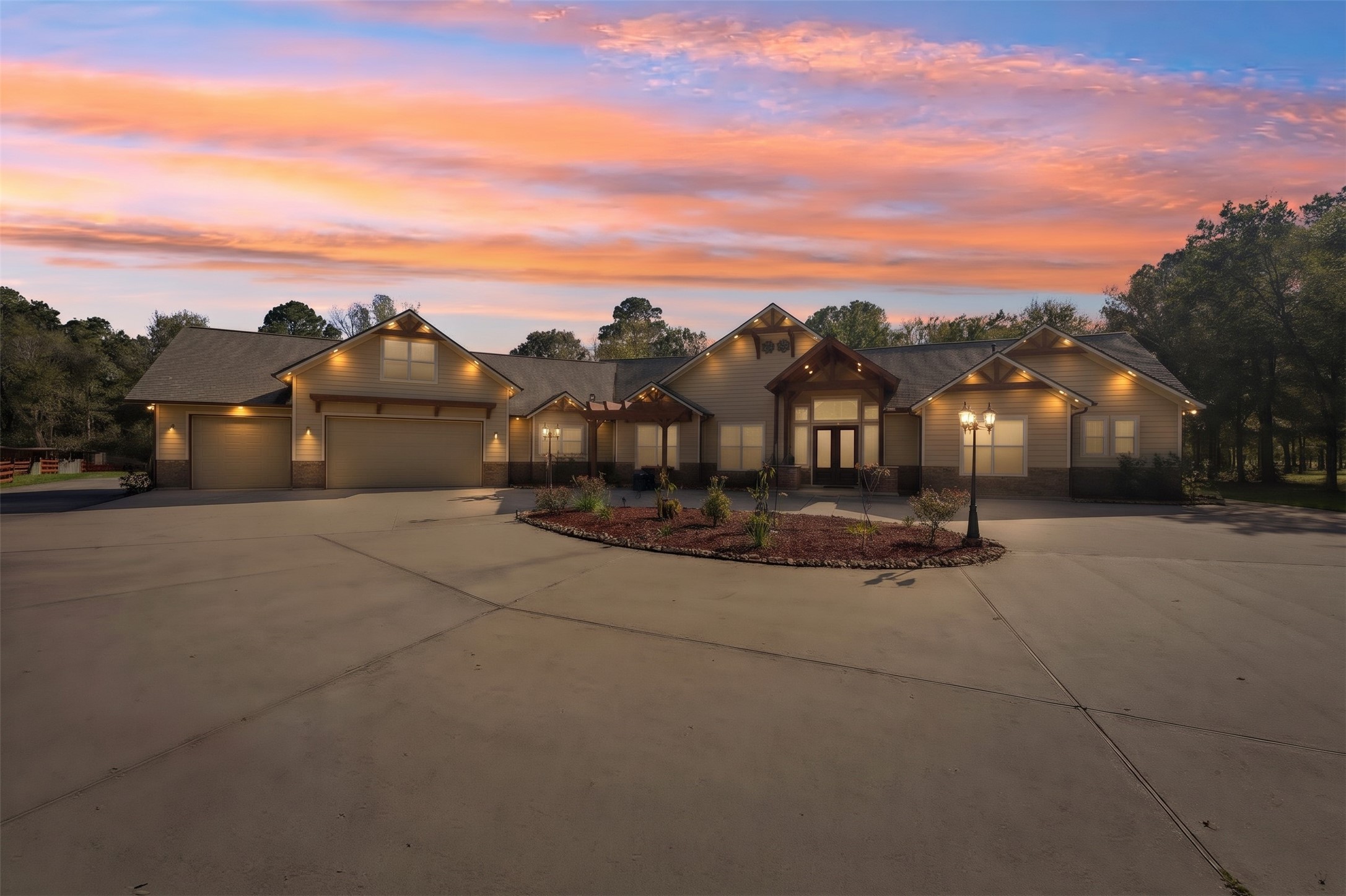 33135 Willow Bend Road Property Photo 2
