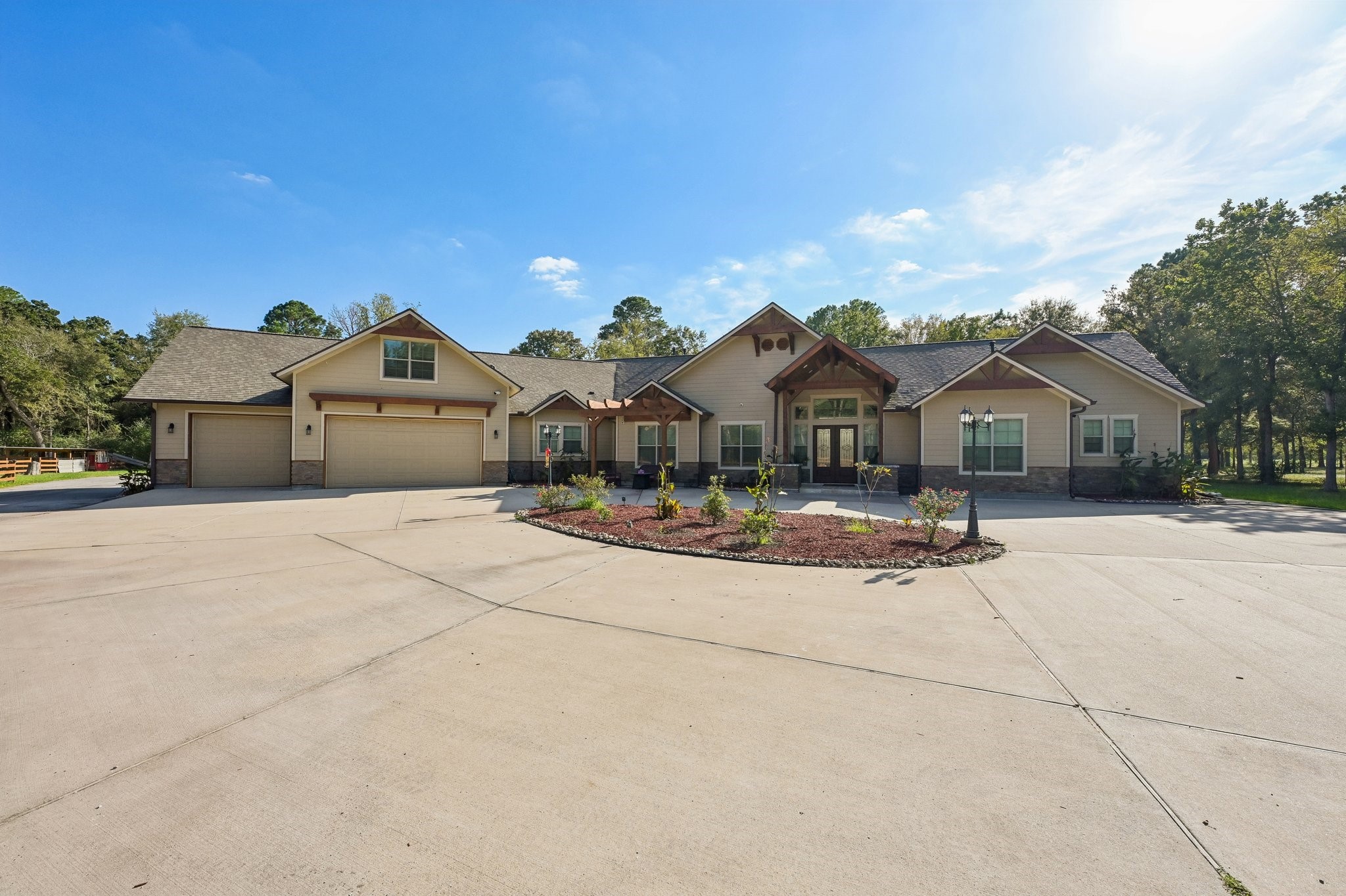33135 Willow Bend Road Property Photo 3