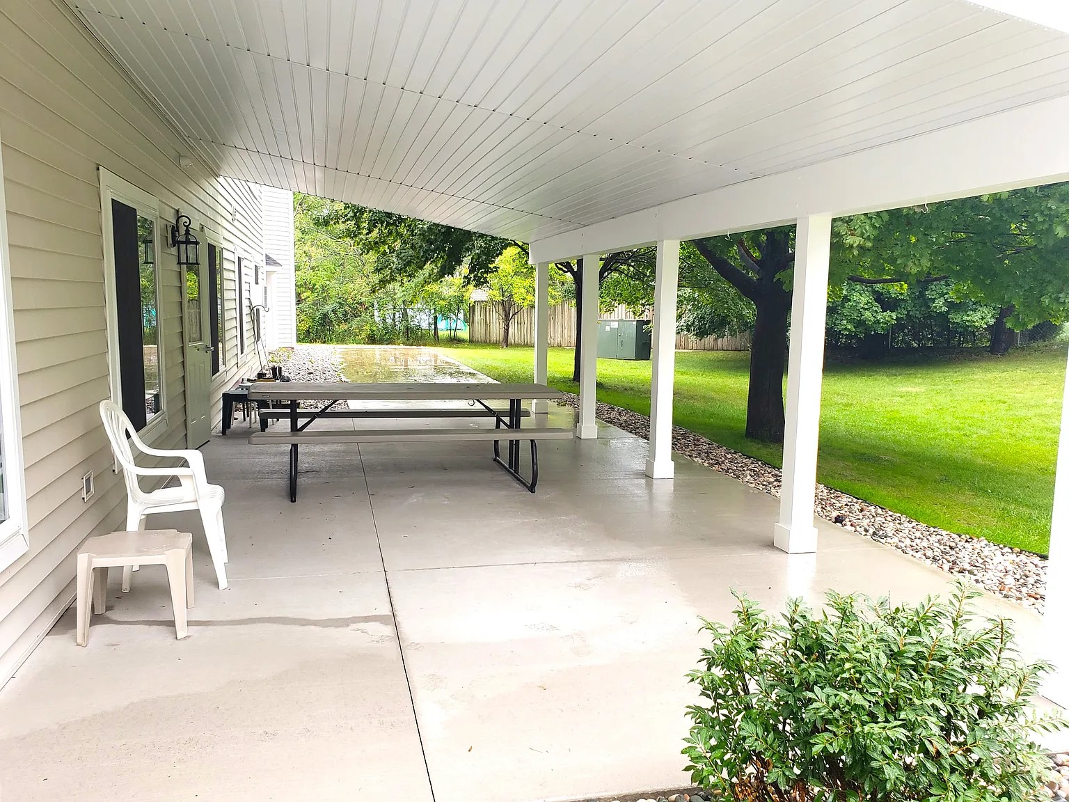 1401 Crestview Dr Property Photo 4