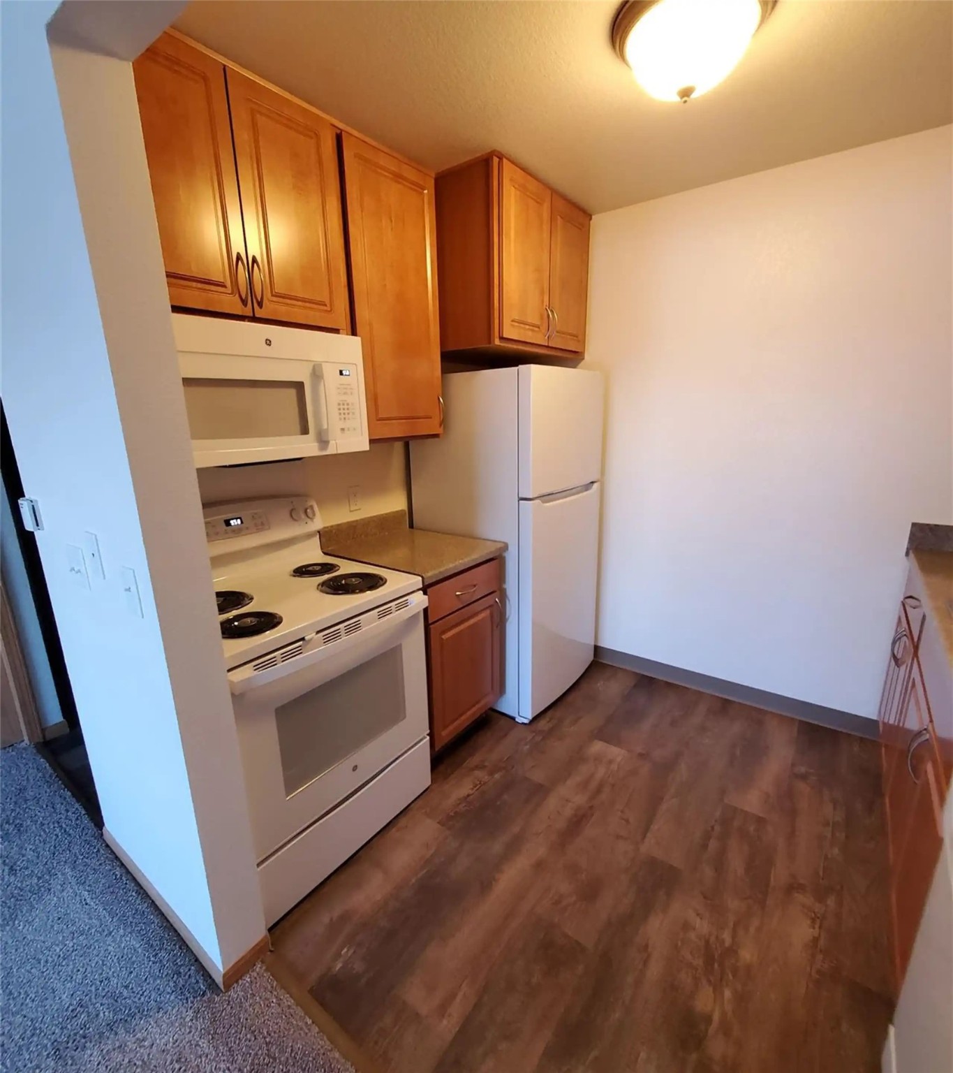 1401 Crestview Dr Property Photo 6