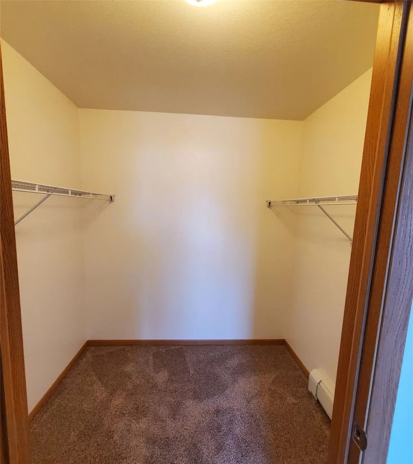 1401 Crestview Dr Property Photo 8