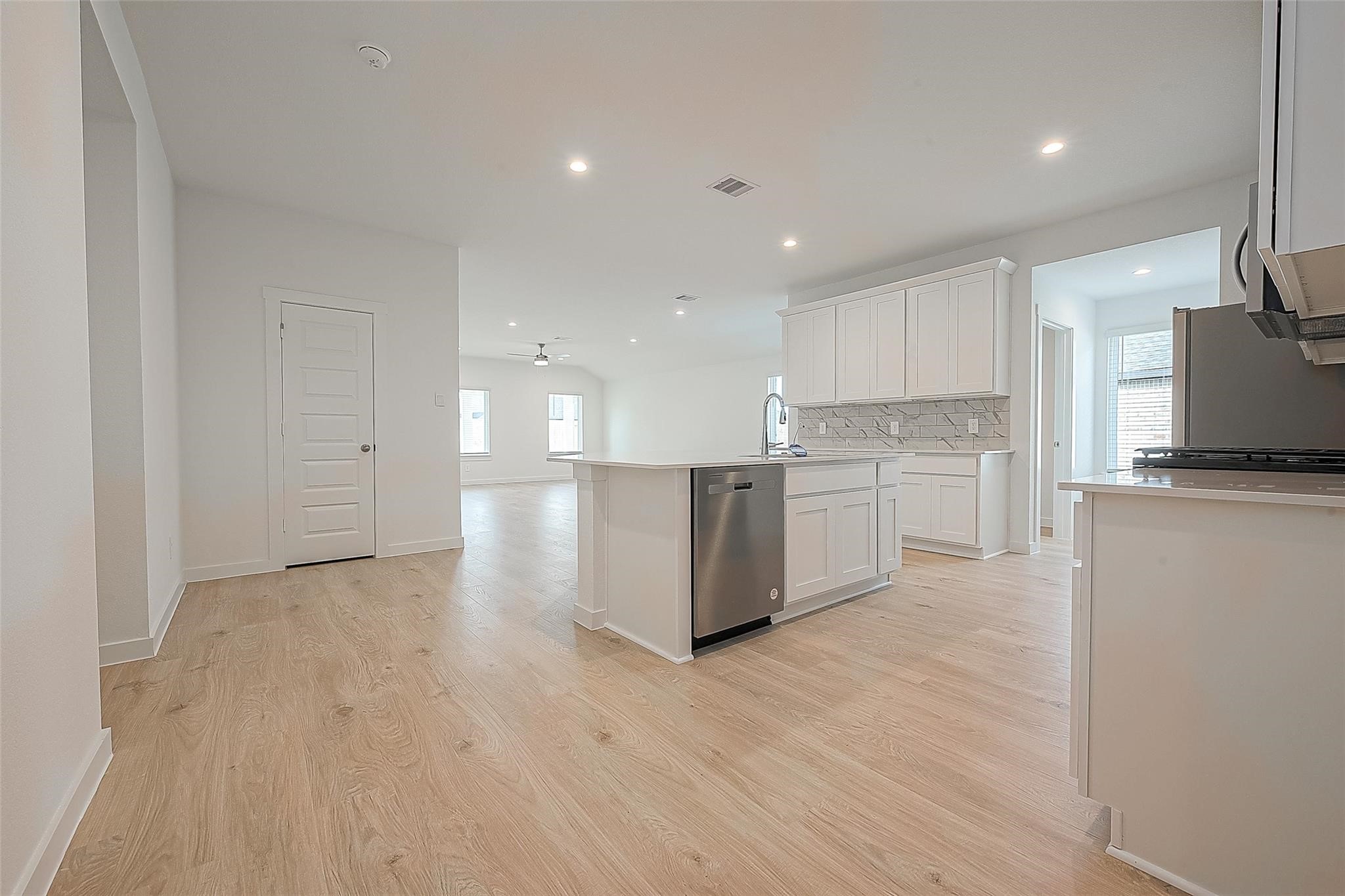 3918 Winterbourne Way Property Photo 4