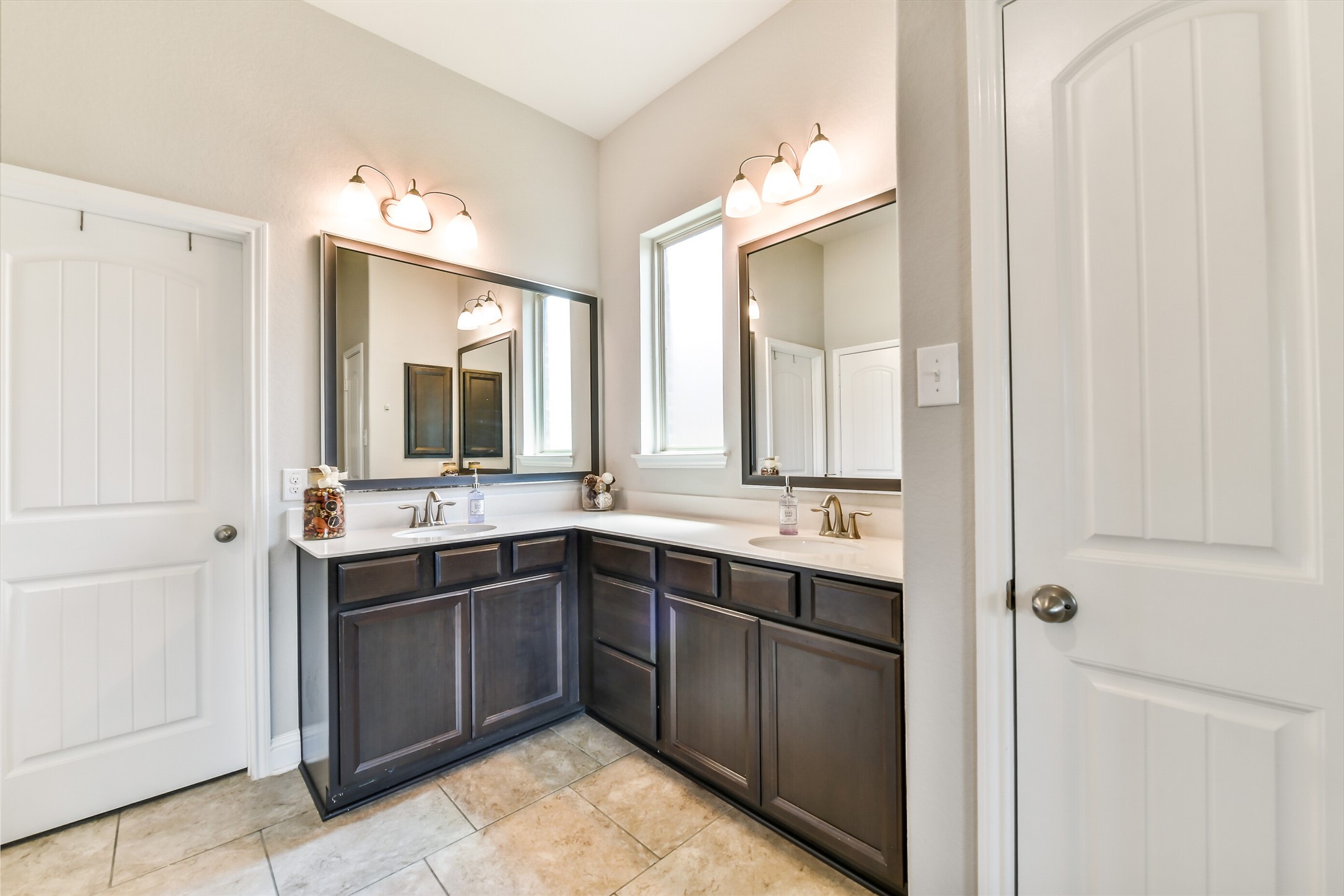 6930 Water Glen Lane Property Photo 17