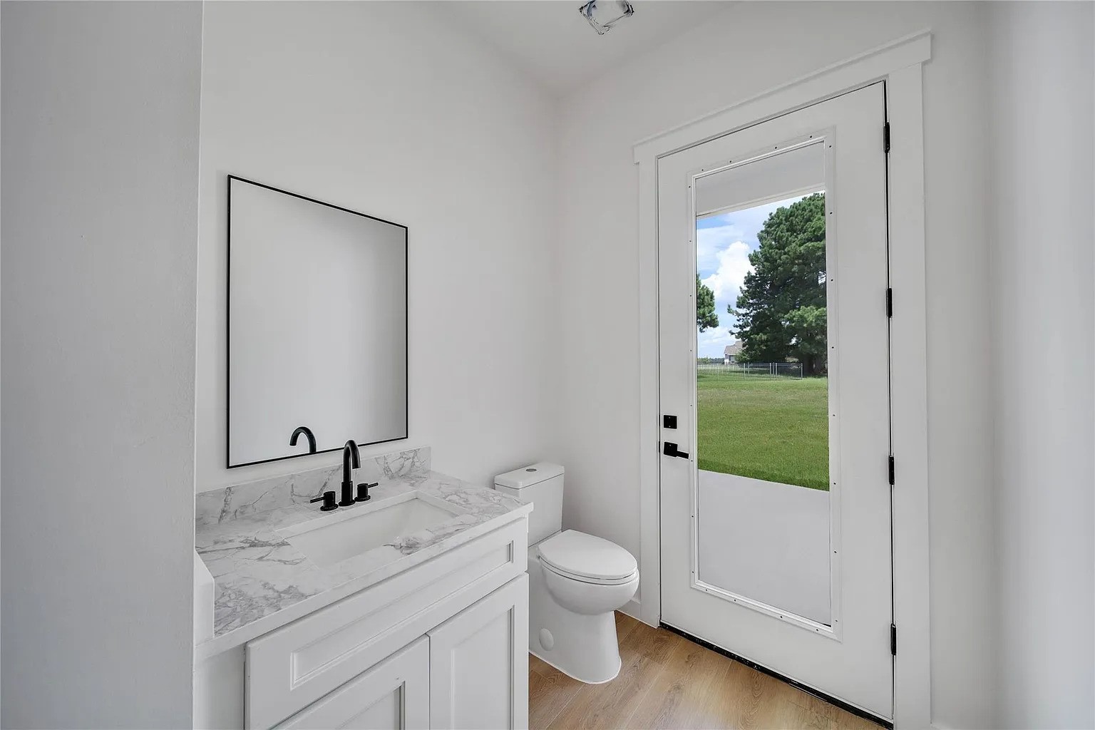 19006 Grandview Court Property Photo 40
