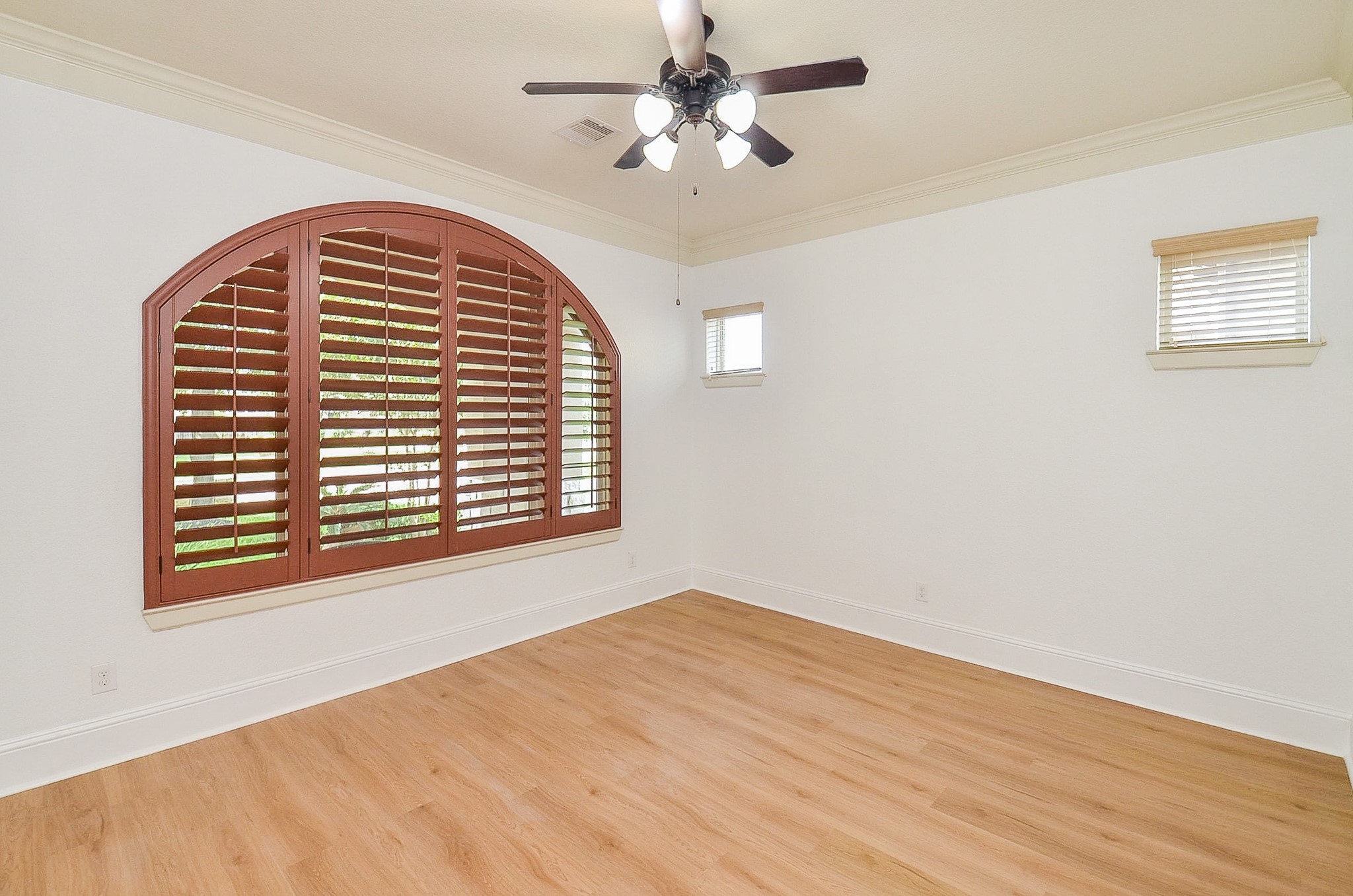 7711 Reseda Street Property Photo 14