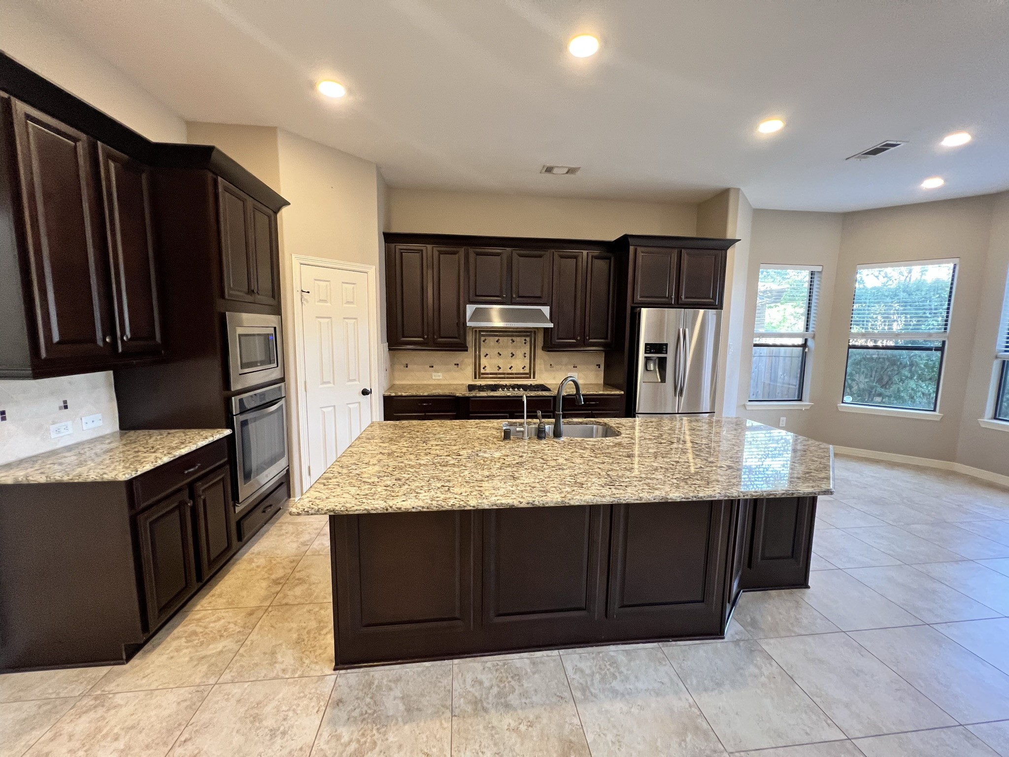 7007 Fall Creek Lane Property Photo 13
