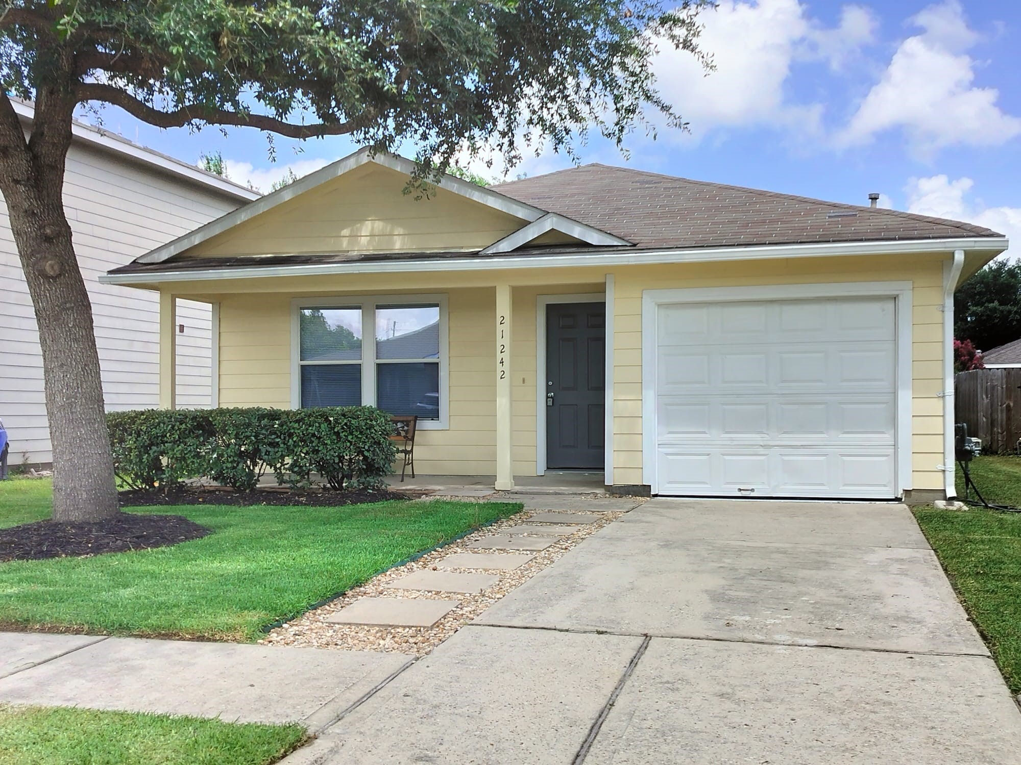 21242 Linden House Court Property Photo 1