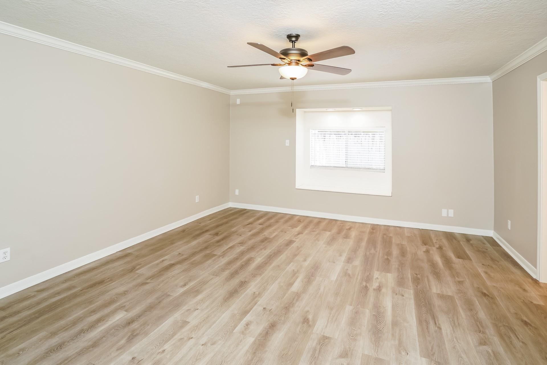17311 Modbury Street Property Photo 8
