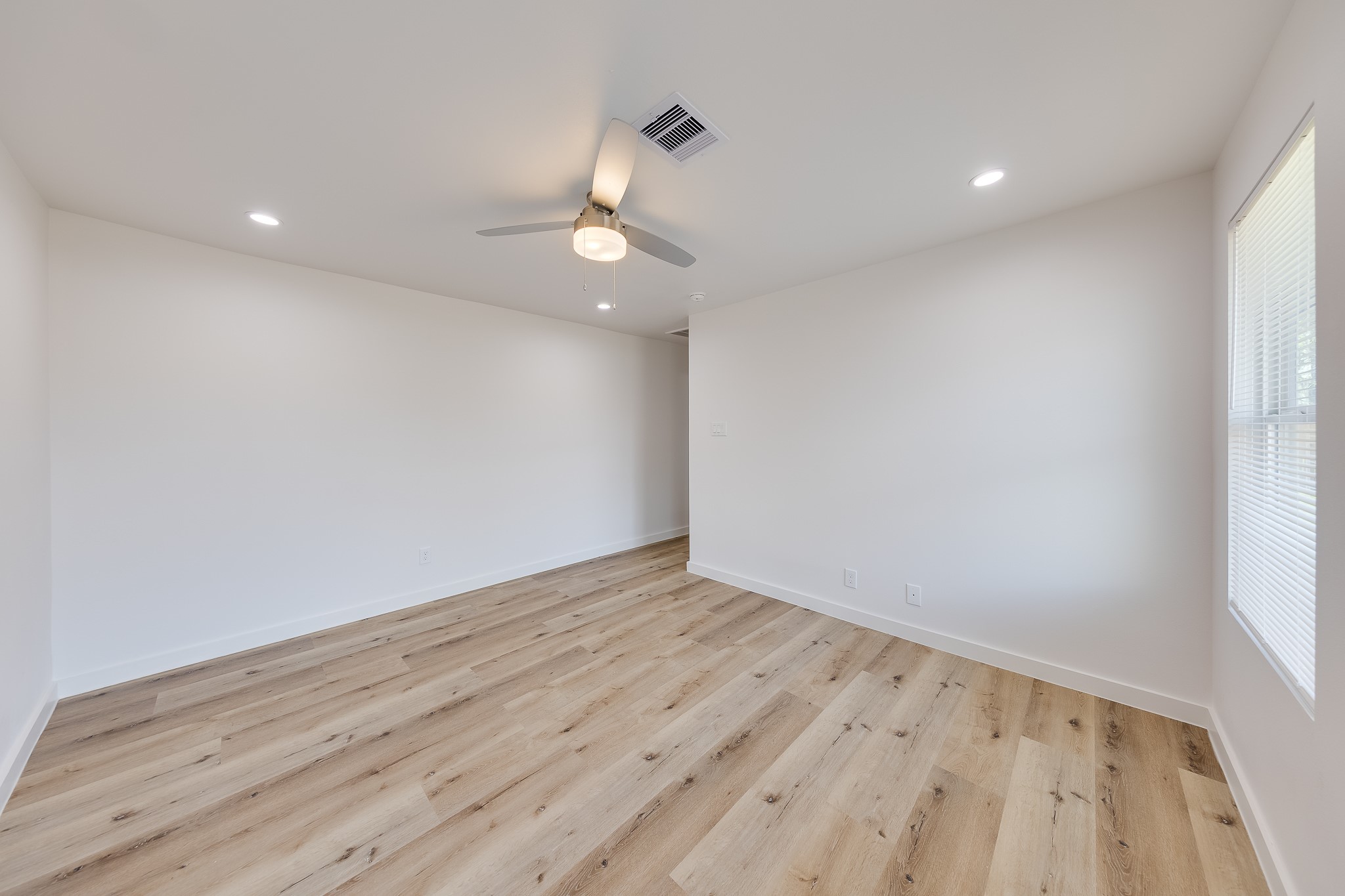 3635 Ward Street Property Photo 15