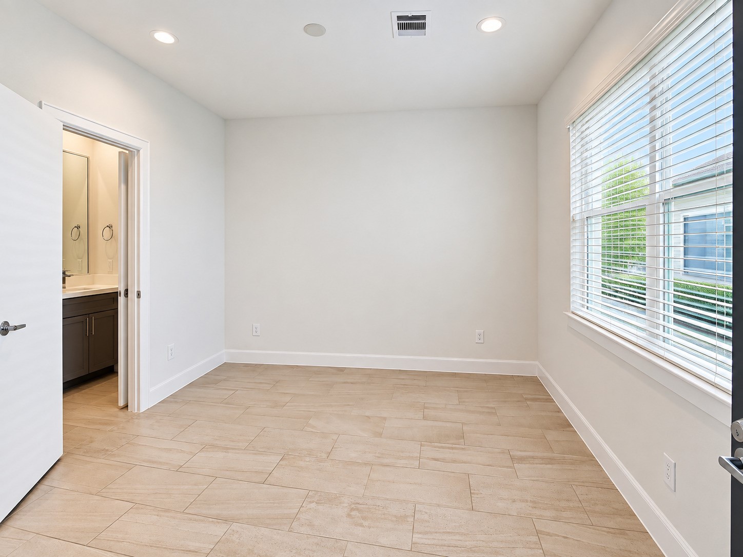 2715 Eado Grove Lane Property Photo 8