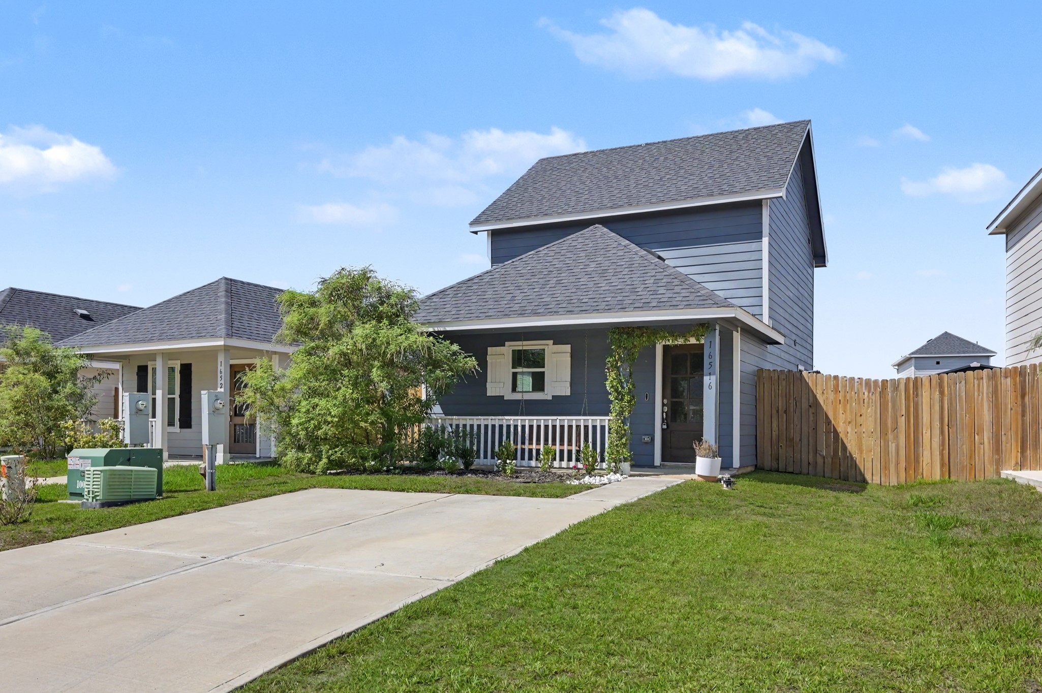 16516 Jasmine Marie Place Property Photo 2