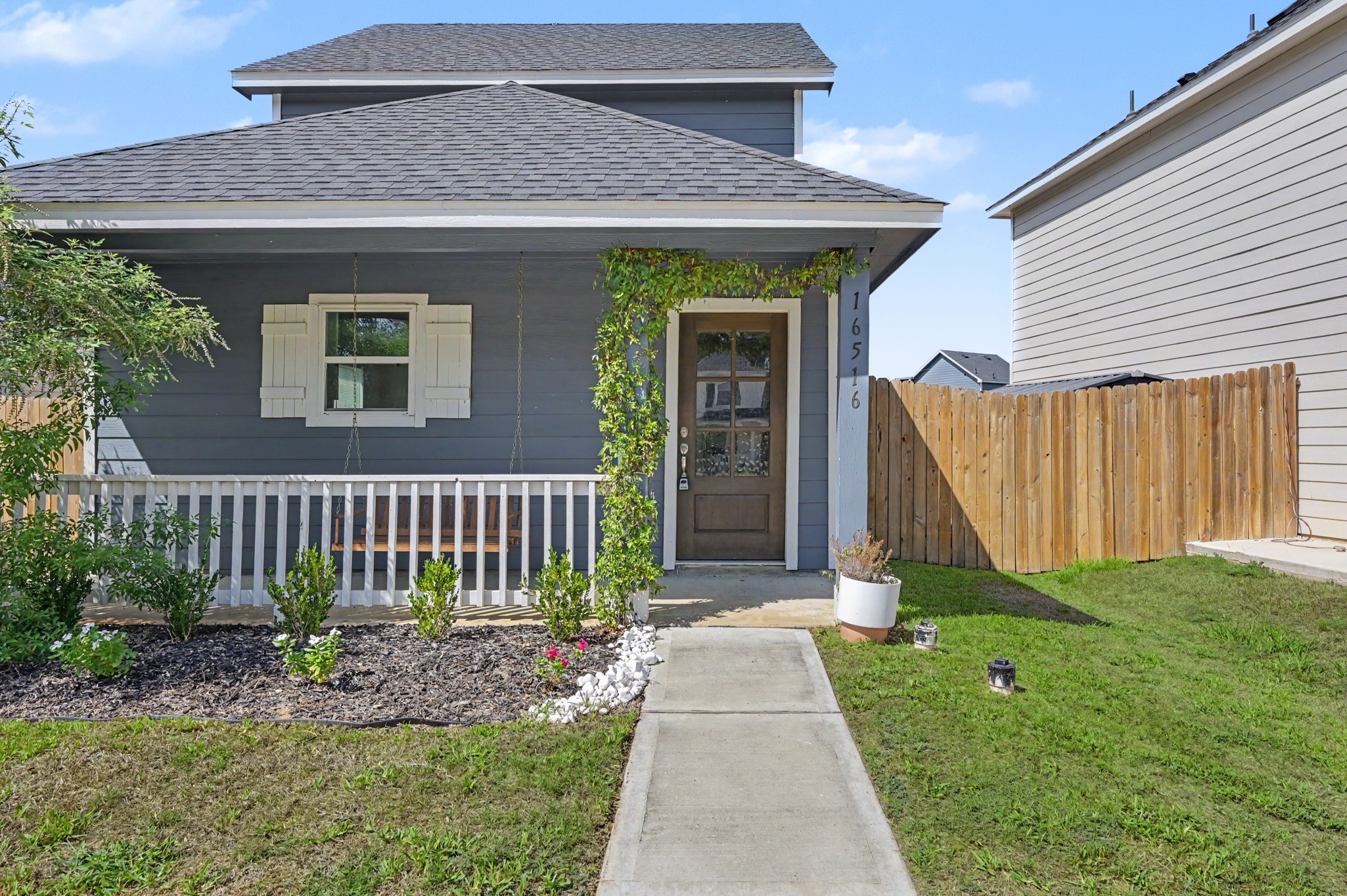 16516 Jasmine Marie Place Property Photo 3