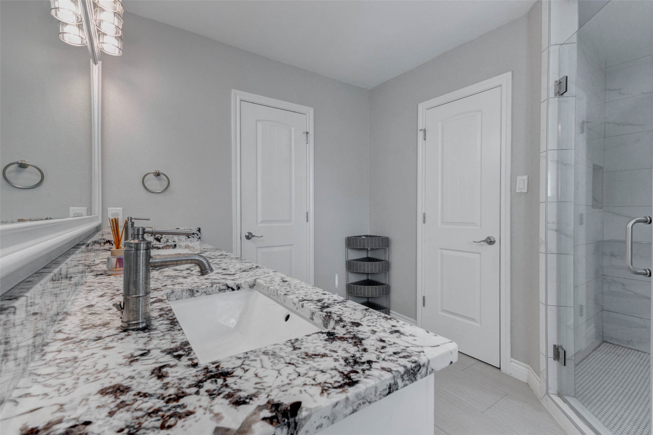 3711 Linkview Drive Property Photo 22