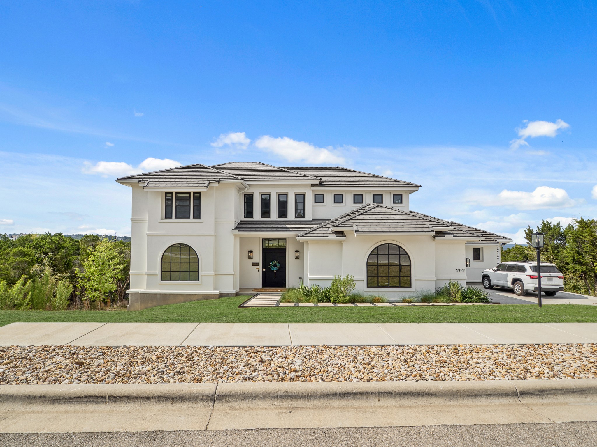 202 Lodestone Cove Property Photo 4